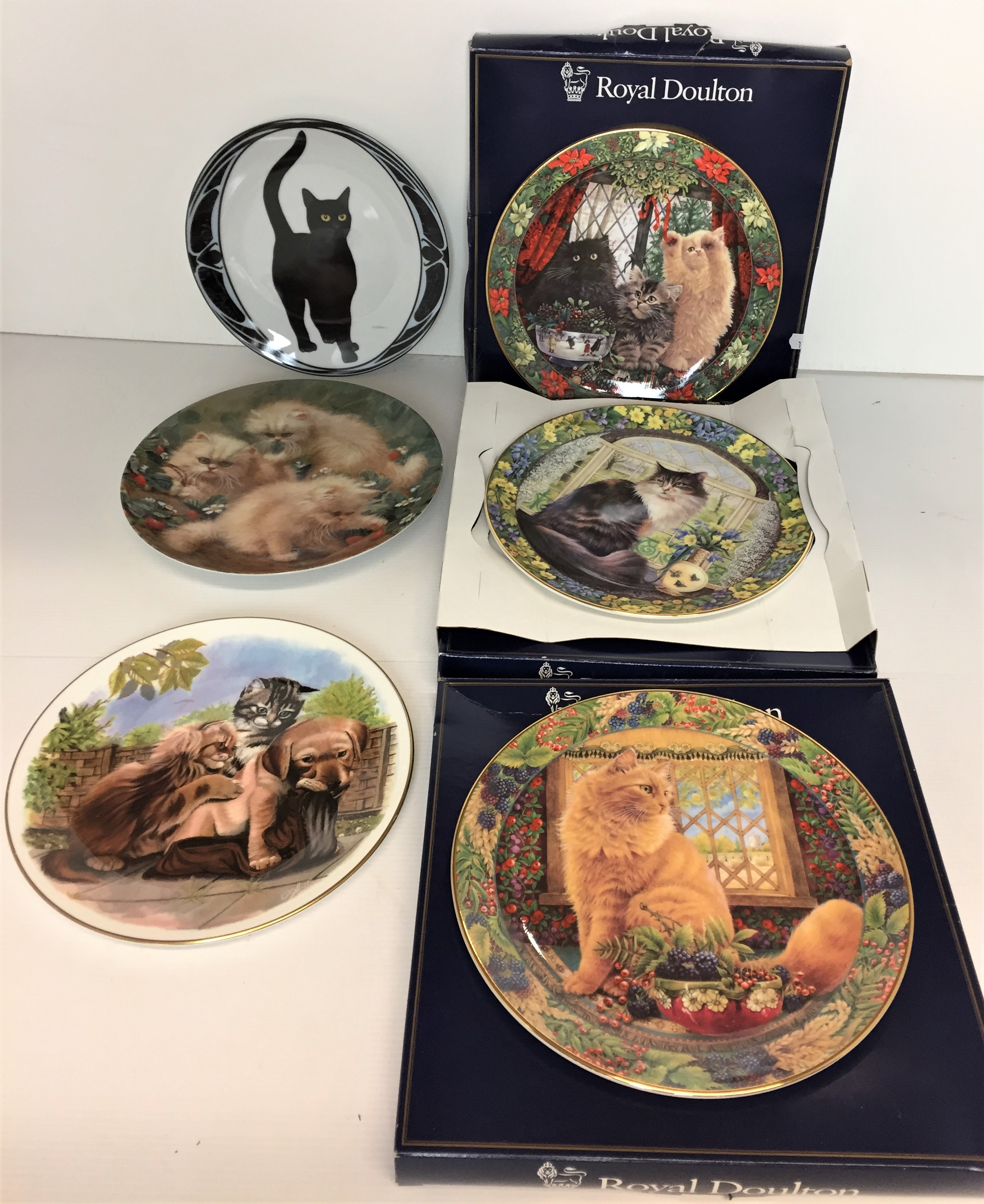 Six plates - three Royal Doulton Cats in the Window 12cm diameter with boxes,