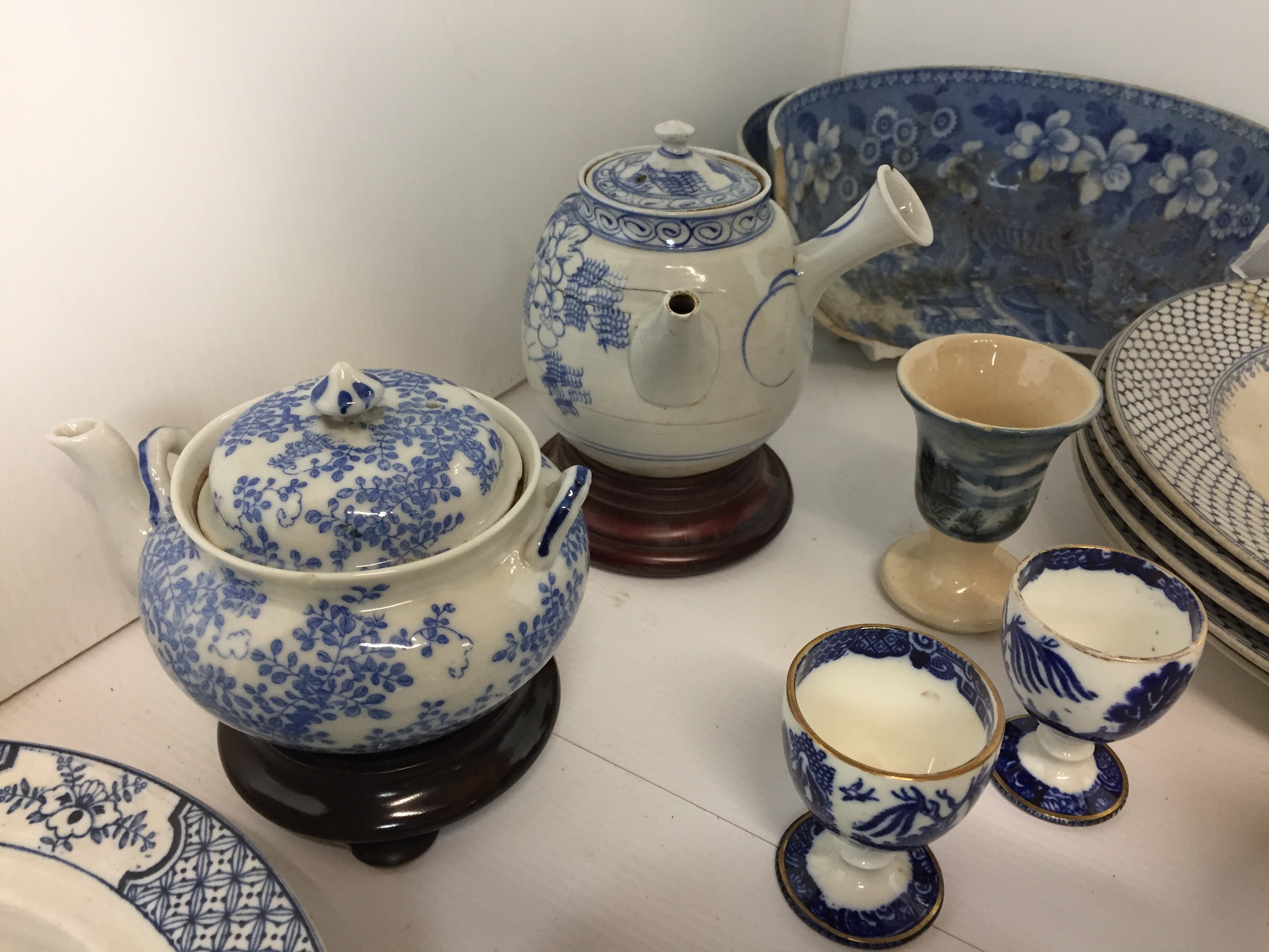 Seventeen pieces of blue and white ware including five Allertons Kempton dinner plates, - Image 2 of 6