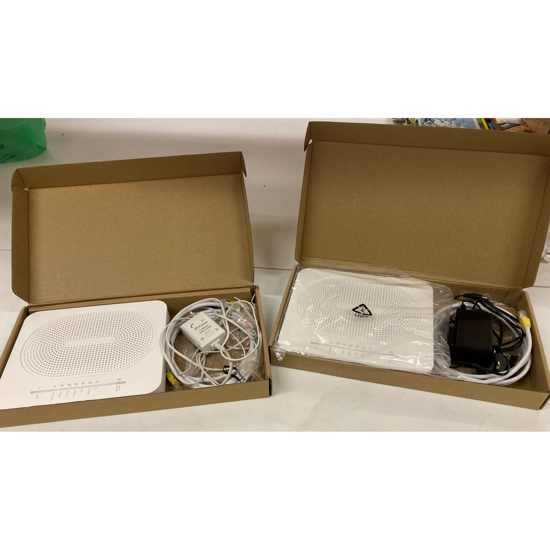 2 X Technicolor TG589vac V2 Routers boxed Saleroom Location G08 2 X Technicolor TG589vac V2 Routers boxed Saleroom Location G08