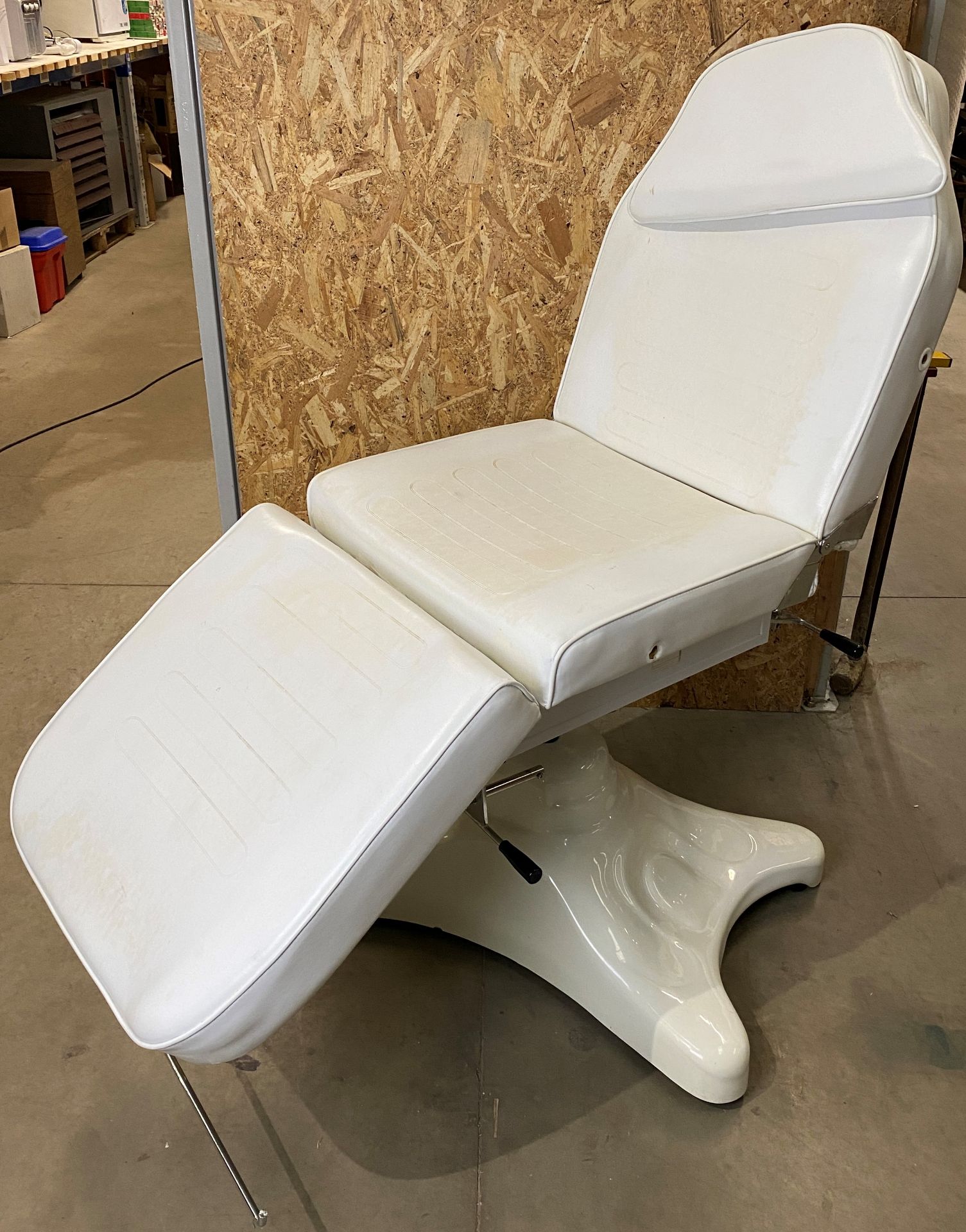 Physa Imperia Cosmetic Treatment Chair - 182cm x 66cm x 63cm - Image 2 of 3