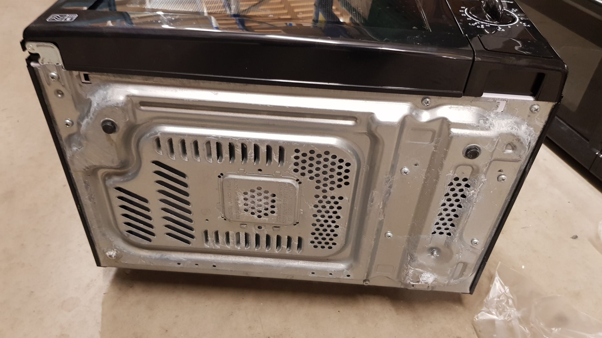 2x Microwave Oven Black 700W 17L (GMM001NB-18) RRP £60 Each. (Spares Or Repairs). - Image 5 of 8