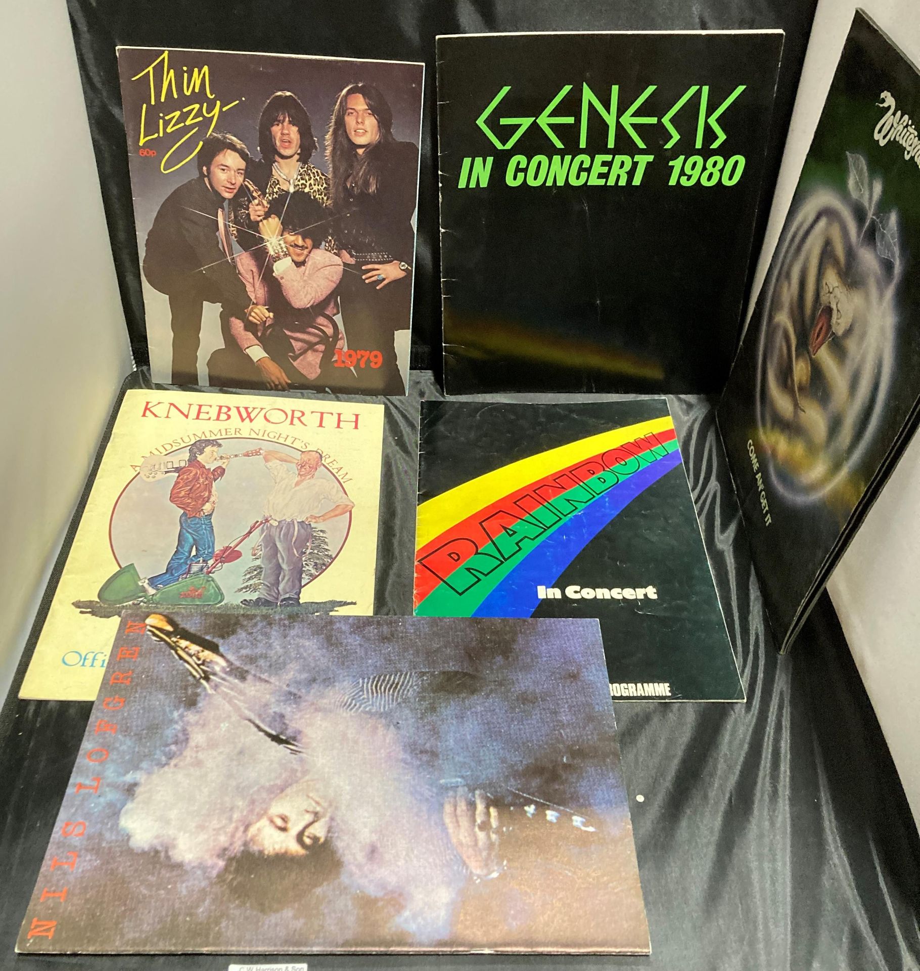 Contents to tray - approx 30 rock concert programmes mainly 1970s but featuring Ten Years After