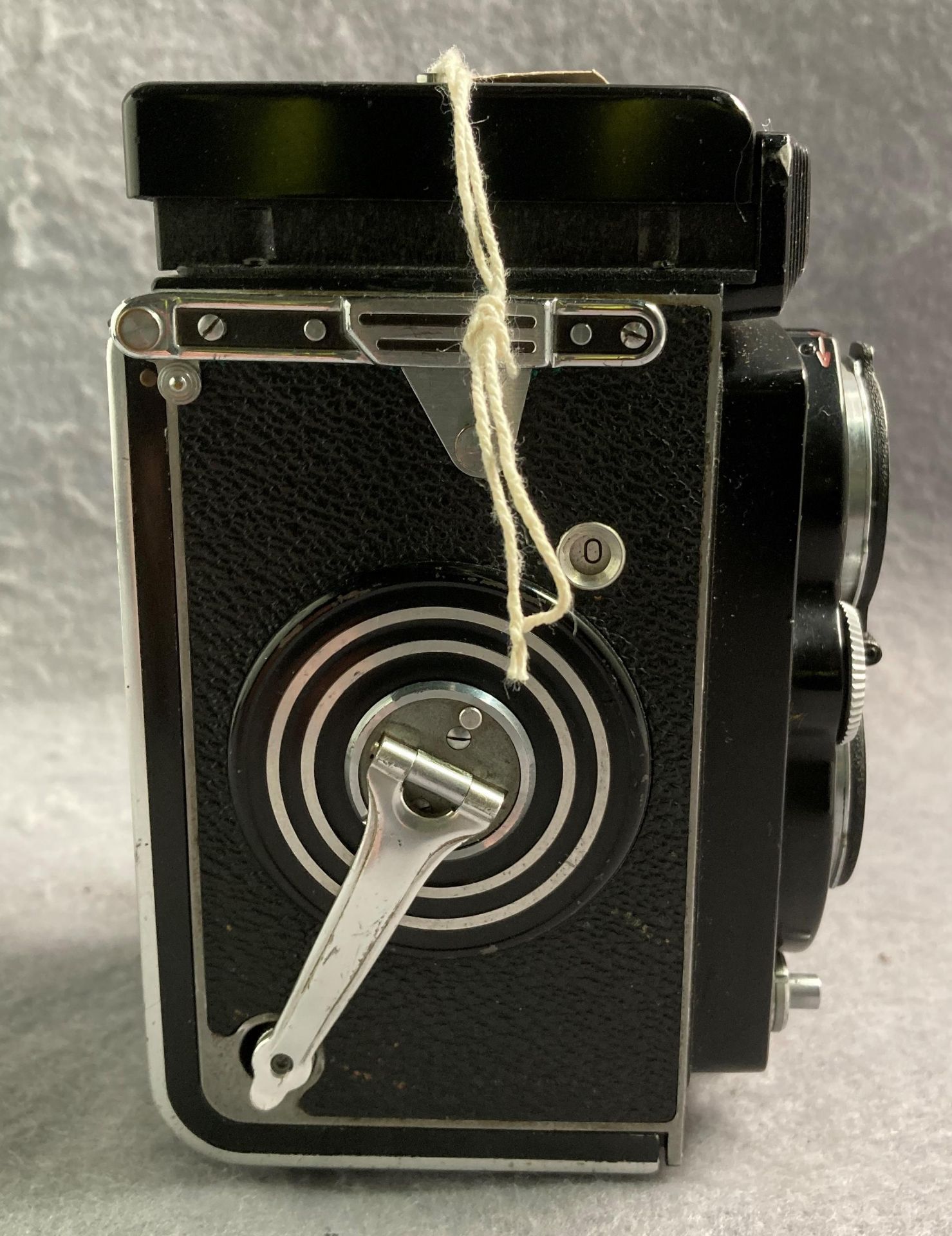 A Franke and Heidecke Rolleiflex DBP DBGM Syncro-Compur camera with Xenar 1:35/75 and Heidosmat 1:2. - Image 4 of 9