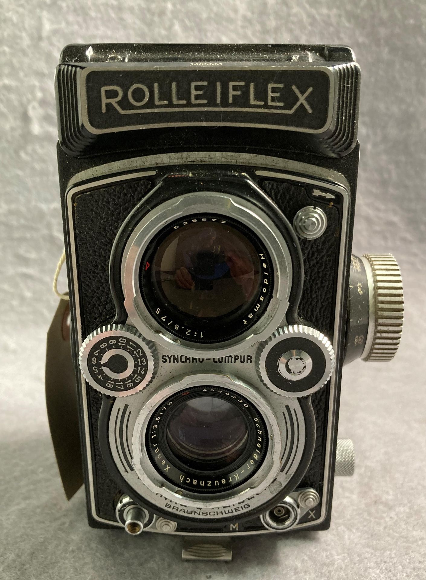 A Franke and Heidecke Rolleiflex DBP DBGM Syncro-Compur camera with Xenar 1:35/75 and Heidosmat 1:2. - Image 5 of 9