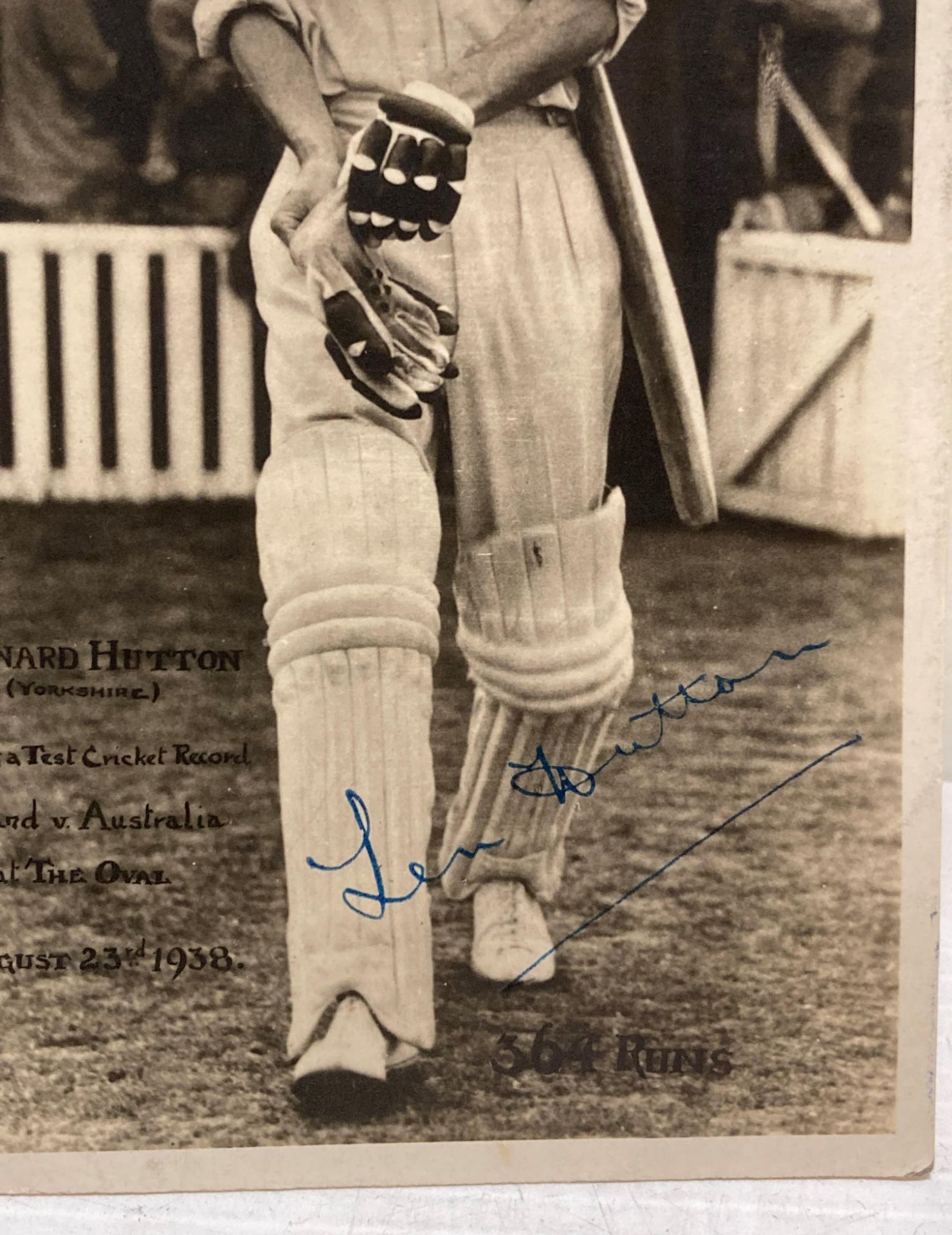 Len Hutton postcard - signed to the front - Leonard Hutton (Yorkshire) creates a Test Cricket - Image 2 of 2