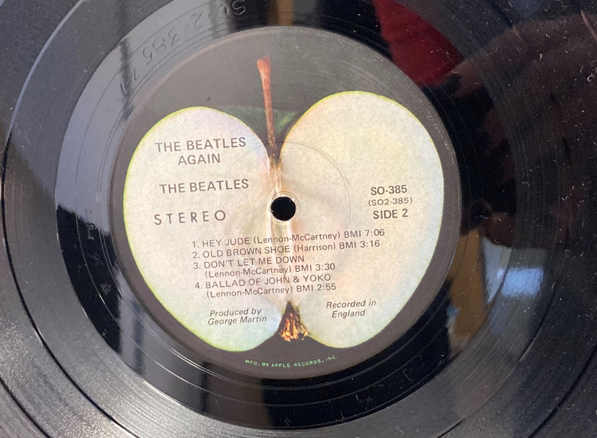 Rare Beatles Album 'Hey Jude' on Apple SG-385 (Saleroom location: S3 Counter) - Image 8 of 14