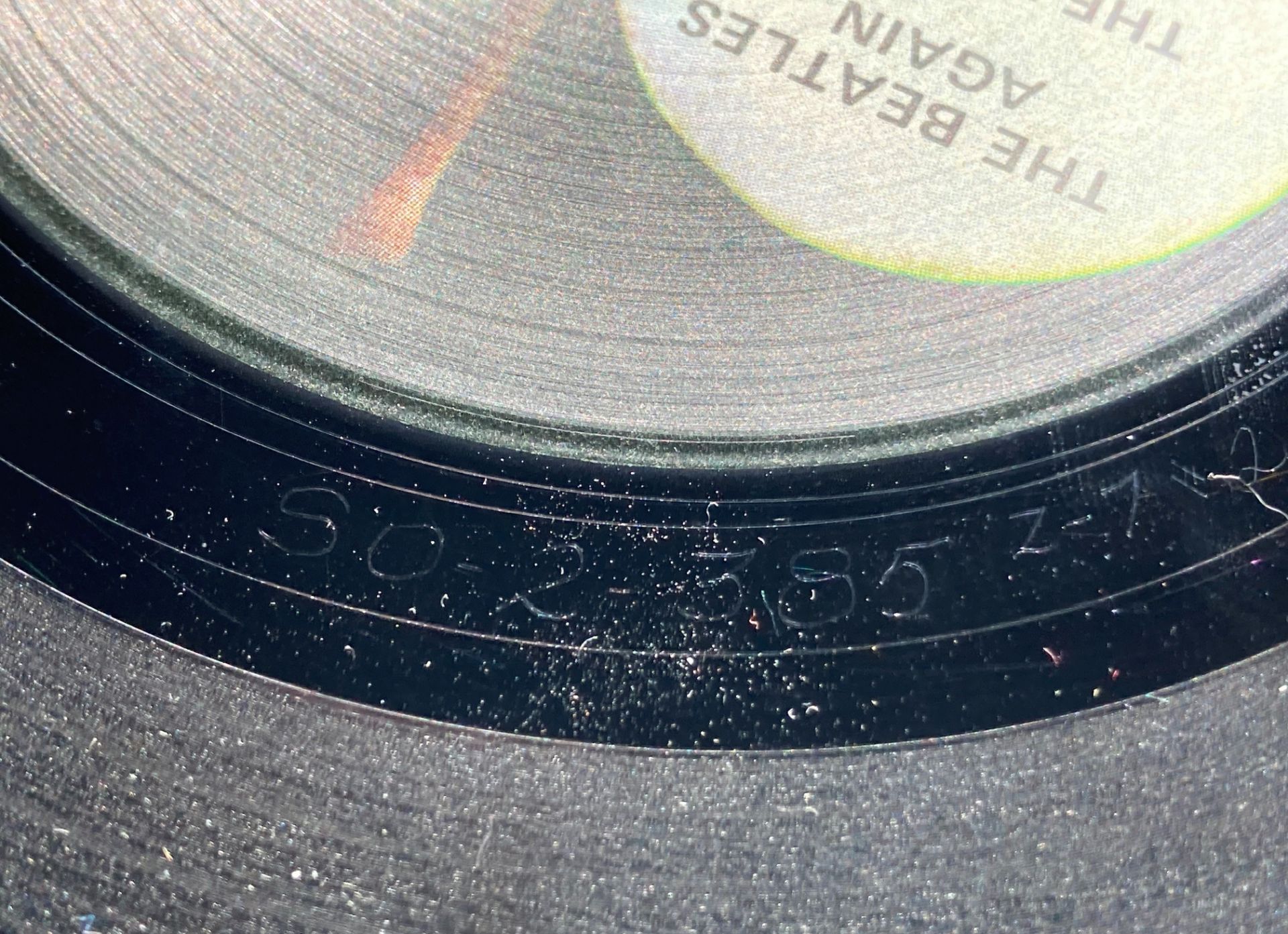 Rare Beatles Album 'Hey Jude' on Apple SG-385 (Saleroom location: S3 Counter) - Image 10 of 14