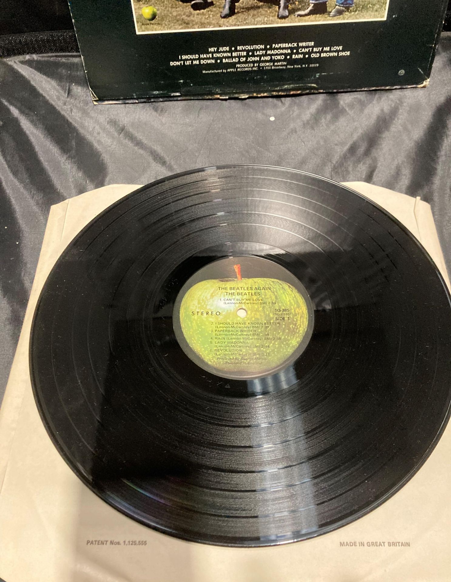 Rare Beatles Album 'Hey Jude' on Apple SG-385 (Saleroom location: S3 Counter) - Image 13 of 14