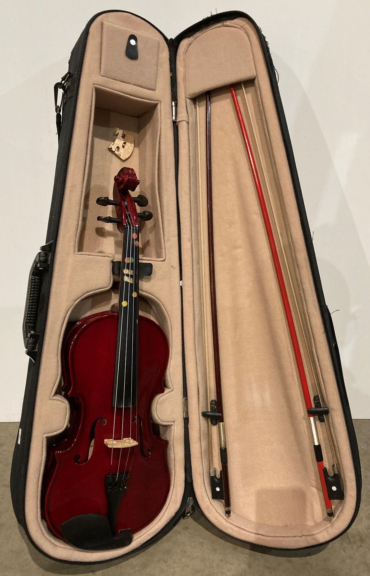 Ashton AV342R violin with two bows in carrying case (Saleroom location: S3)