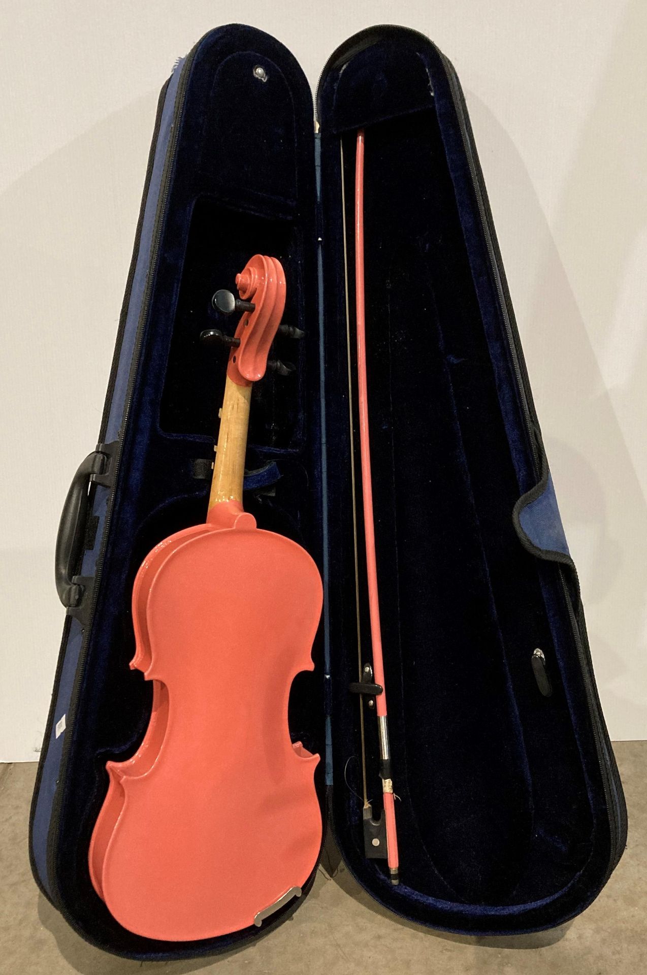 Interstudent learning violin in pink with bow in case (Saleroom location: S3) - Image 2 of 3
