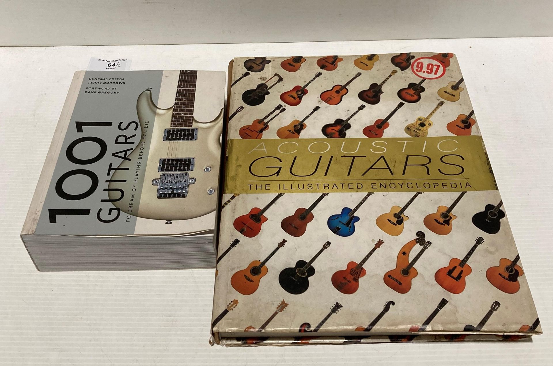 The Illustrated Encyclopaedia of Acoustic Guitars and 1001 Guitars To Dream Of Playing Before You