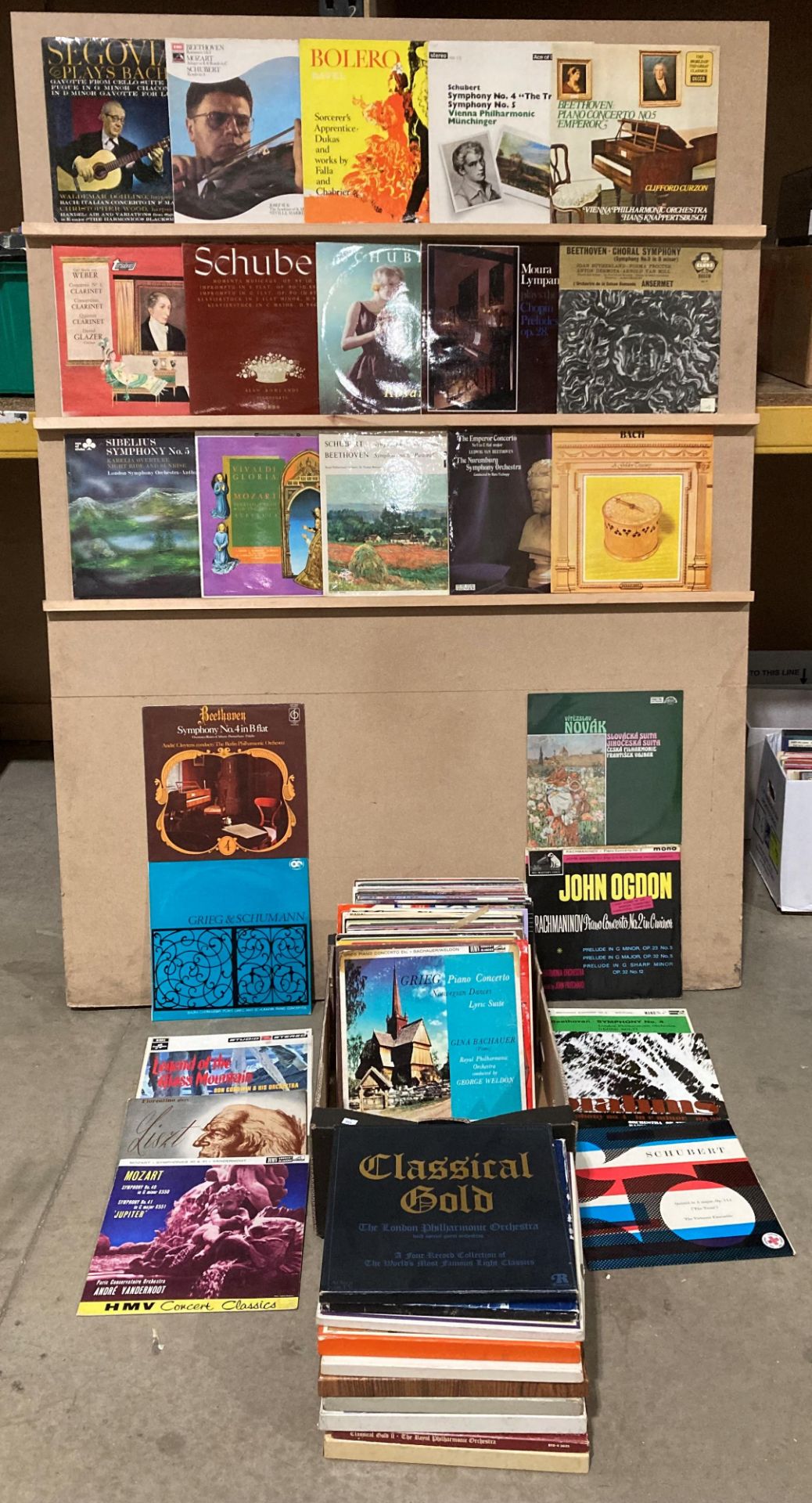 Contents to cardboard tray - approximately 90 assorted LPs, mainly classical,