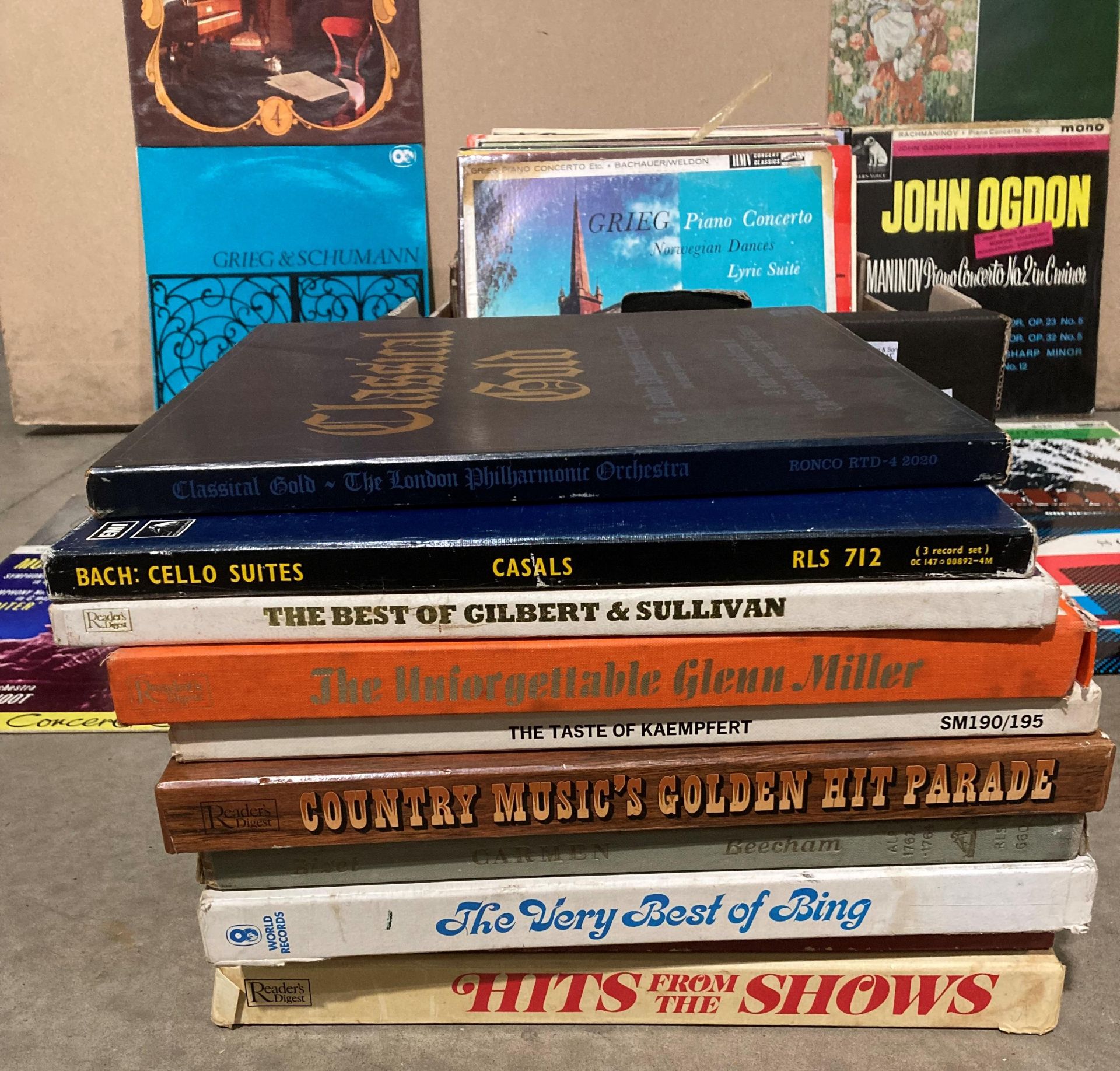 Contents to cardboard tray - approximately 90 assorted LPs, mainly classical, - Image 2 of 4