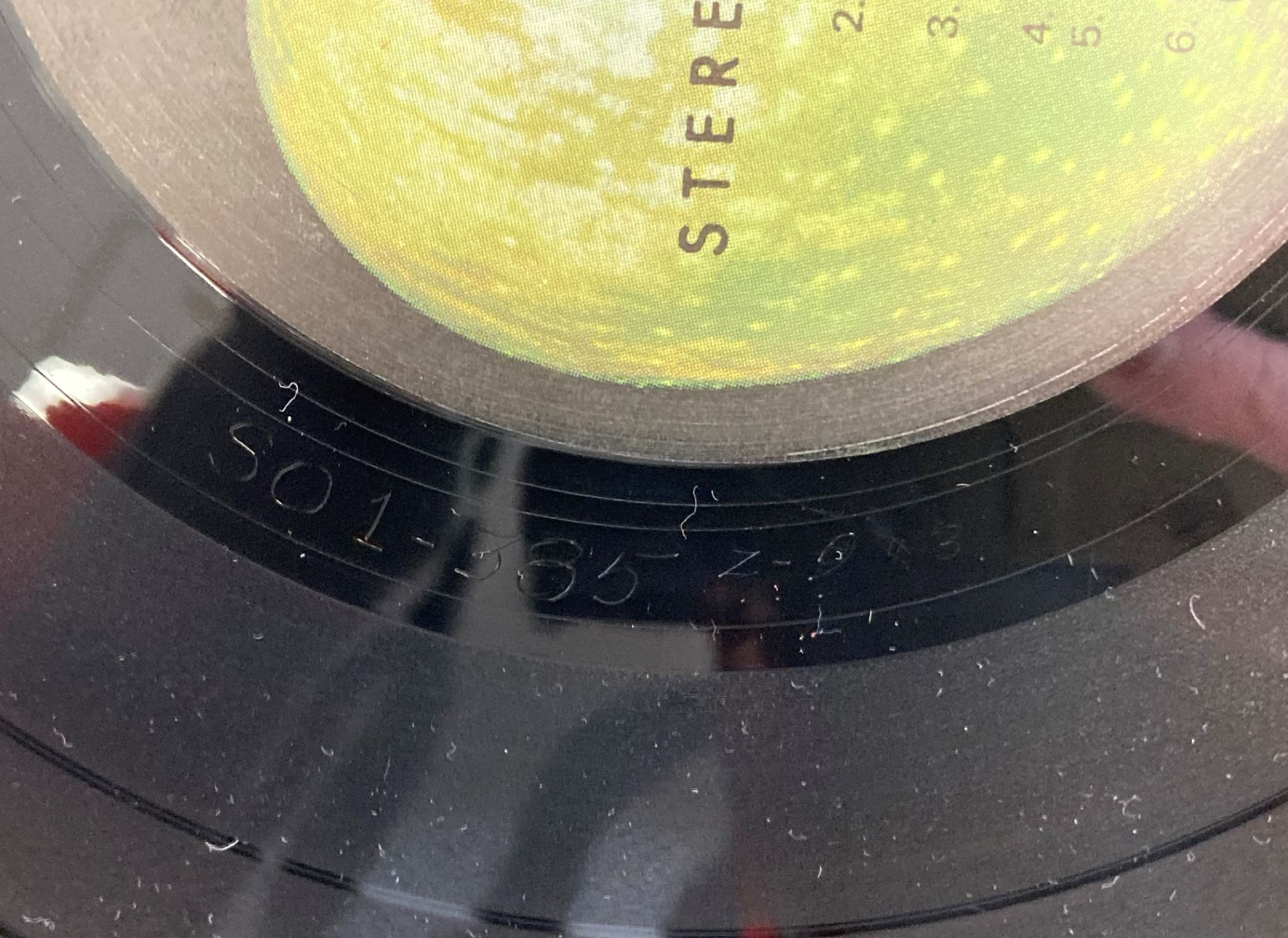 Rare Beatles Album 'Hey Jude' on Apple SG-385 (Saleroom location: S3 Counter) - Image 9 of 14