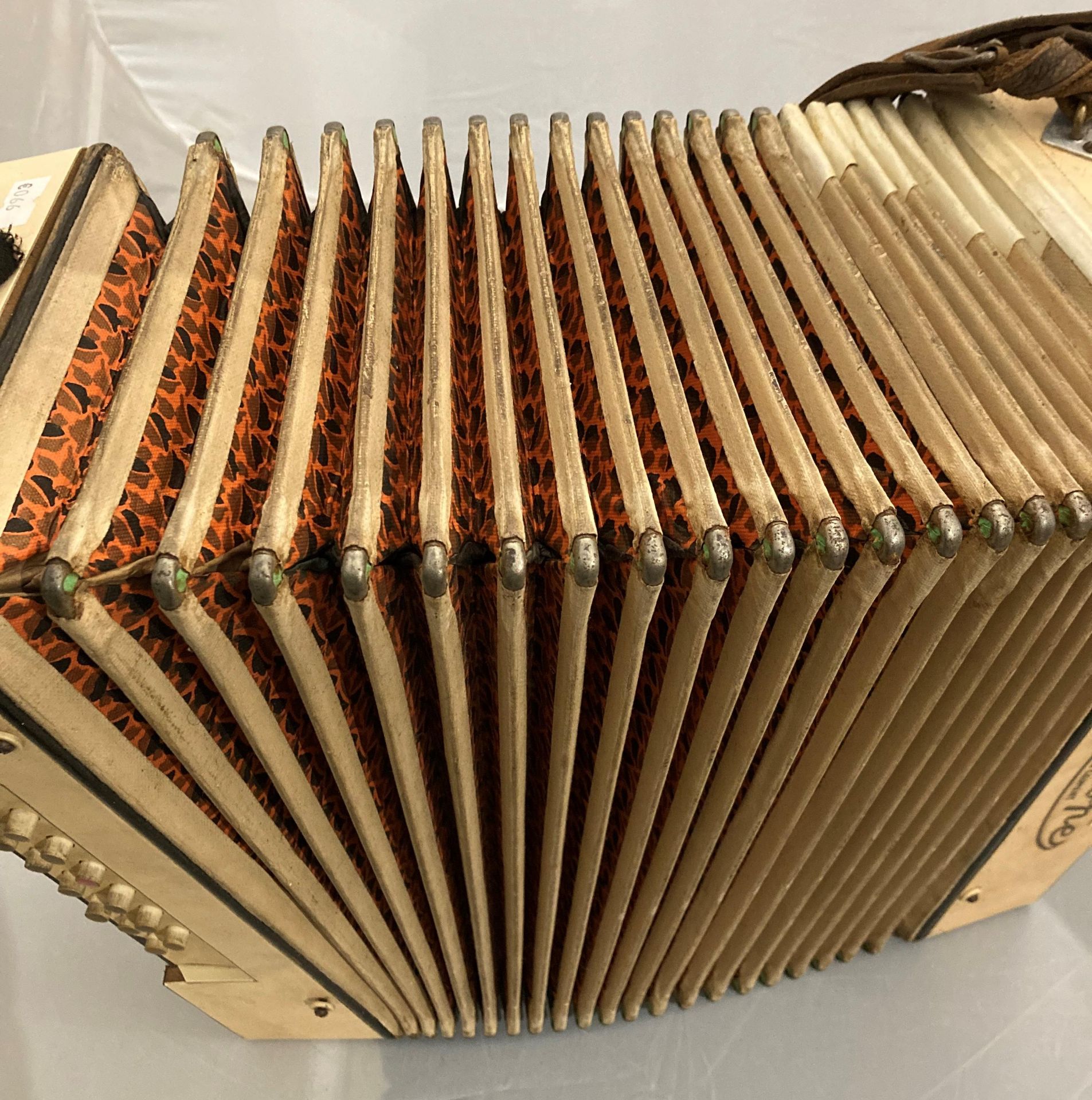 Kalliope accordion made in Germany (some damages to casing etc) (Saleroom location: S3) - Image 4 of 4