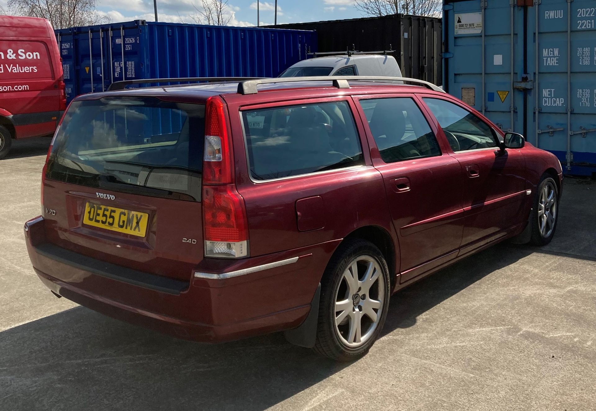 VOLVO V70 24D ESTATE AUTOMATIC - Diesel - Red - Cream leather interior. - Image 6 of 11