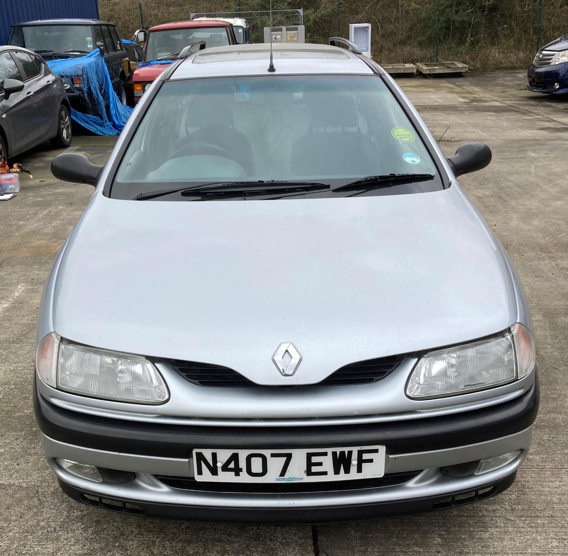 RENAULT LAGUNA 2.0 RT ESTATE - Petrol - Silver.