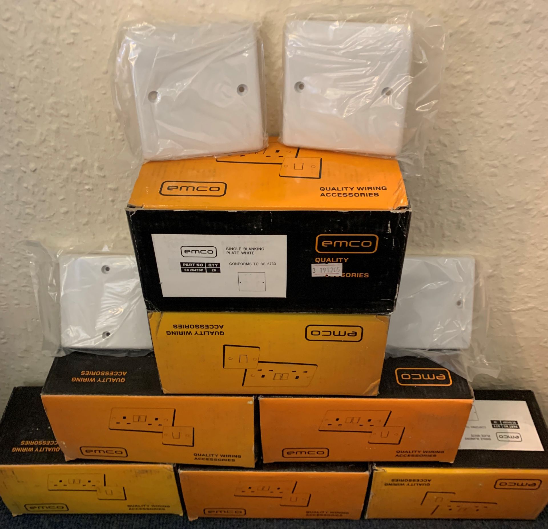 7x Boxes of EMCO 1 gang white blank plat