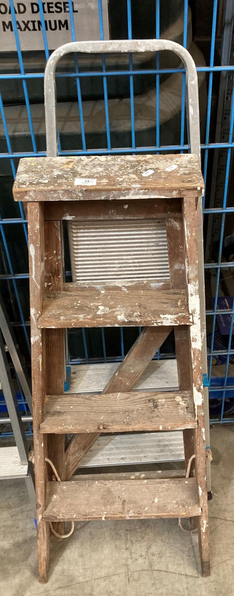 A Beldray three-step step ladder and a wooden four-step step ladder (2) (saleroom location: DT)