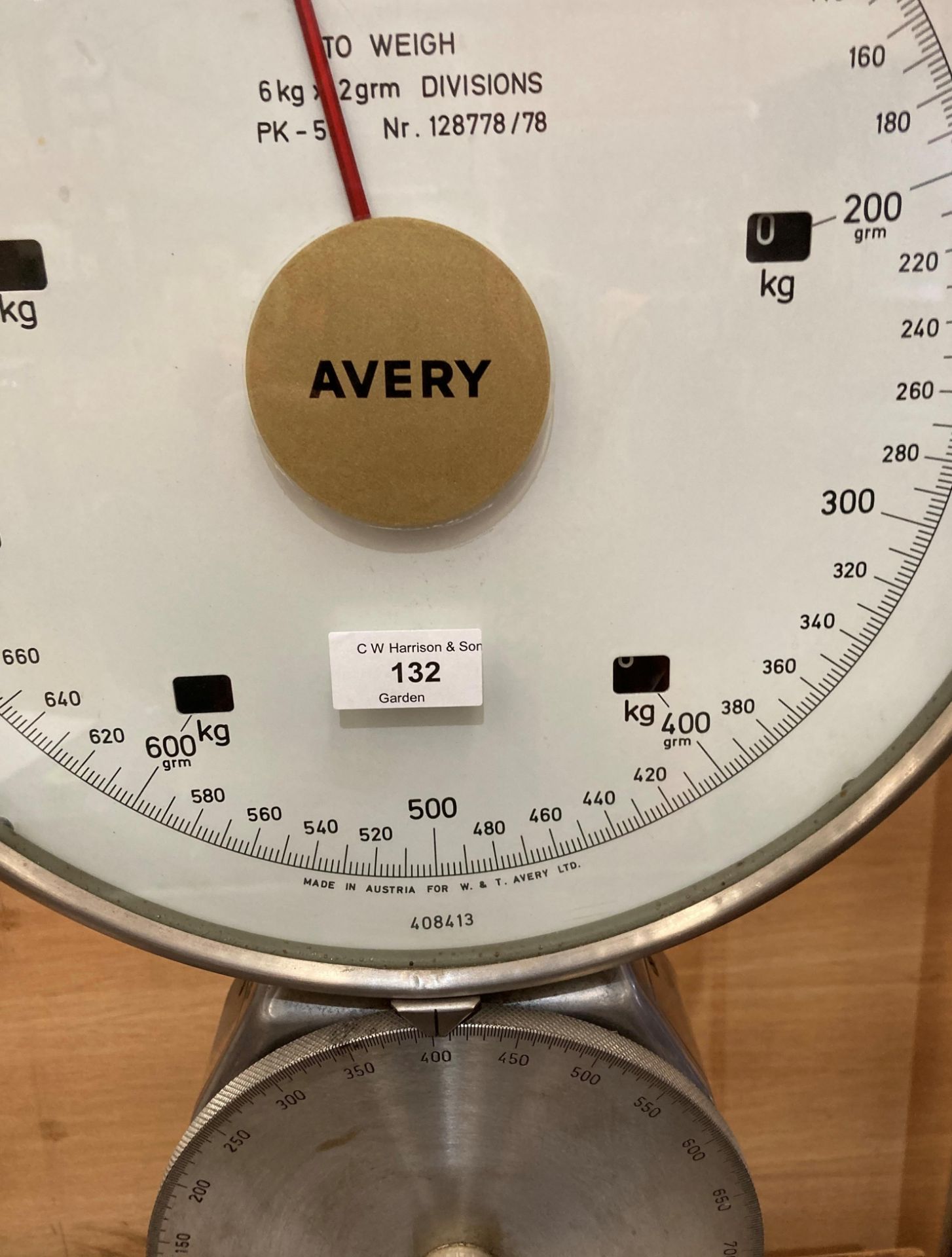 A set of Avery table mounting scales to weight 6kg x 2gm division reg PK-5U Nr. - Image 2 of 2