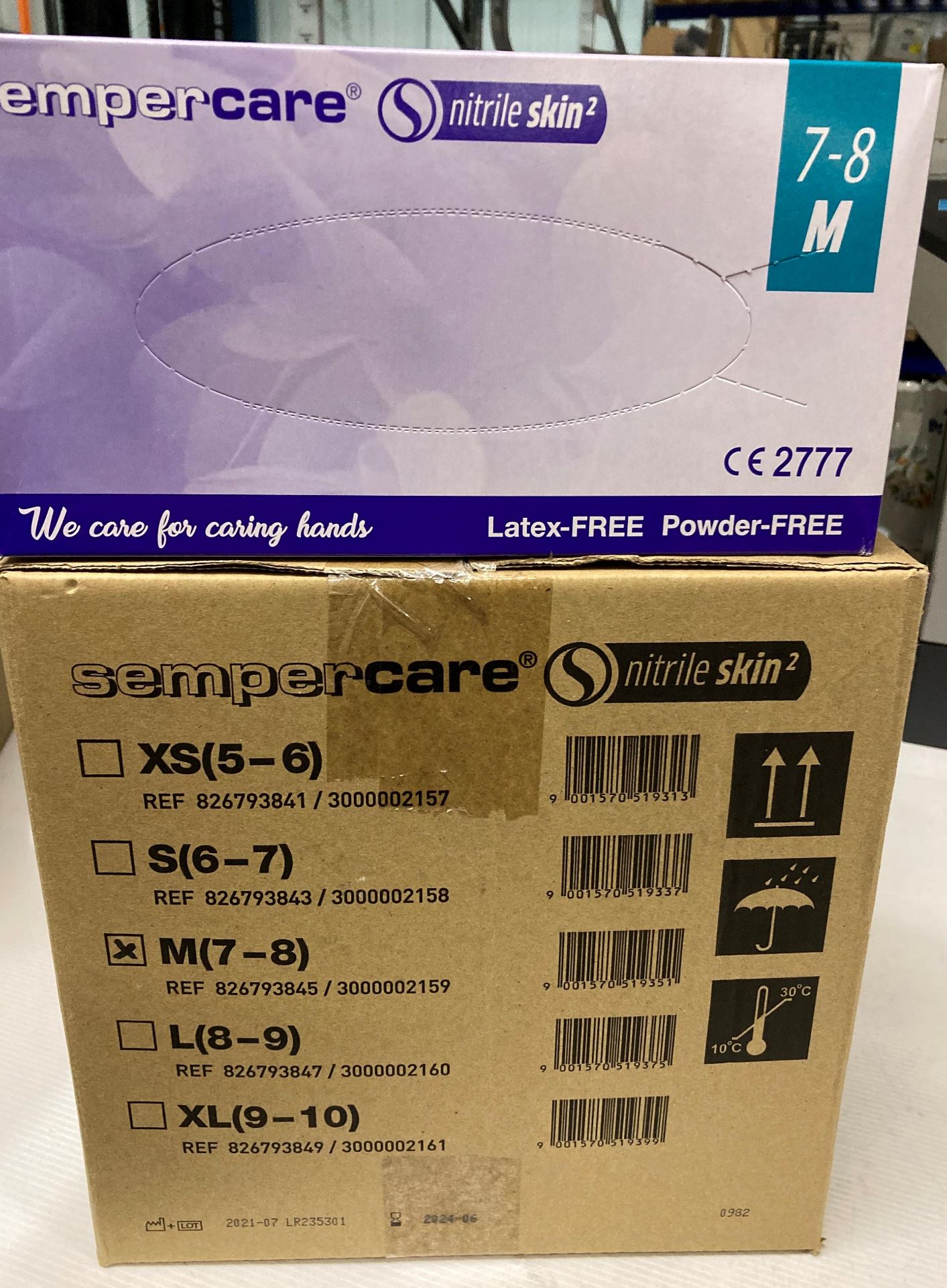 10 x boxes of Sempercare nitrile skin 2 exam gloves size medium (200 gloves per box - 1 x outer