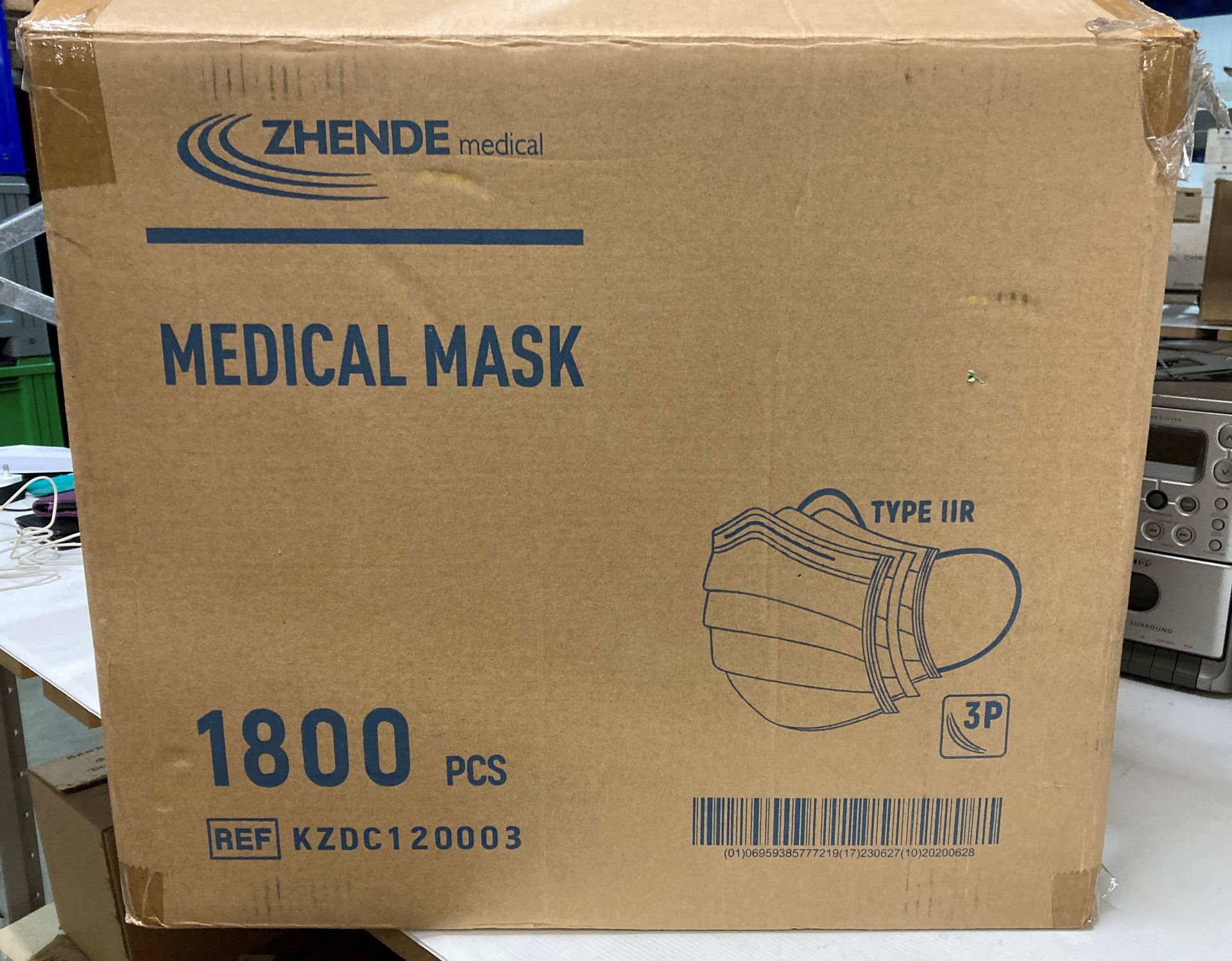 4 x outer boxes of Zhende medical face masks type 11R (1800 masks per outer box) (saleroom - Image 2 of 2