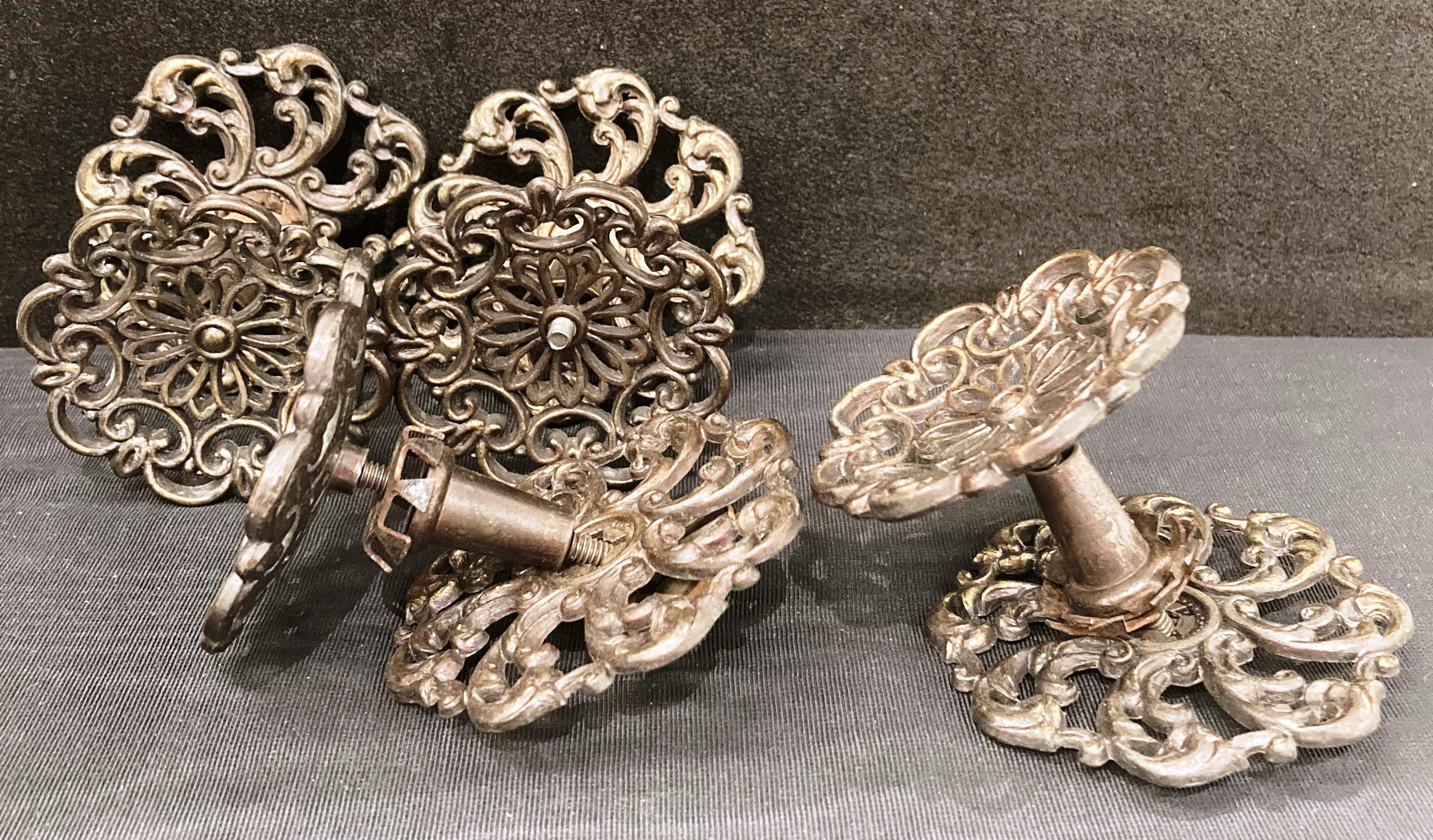 Set of four vintage metal floral design drawer handles with back plates (saleroom location: S3 GC3) - Image 2 of 2