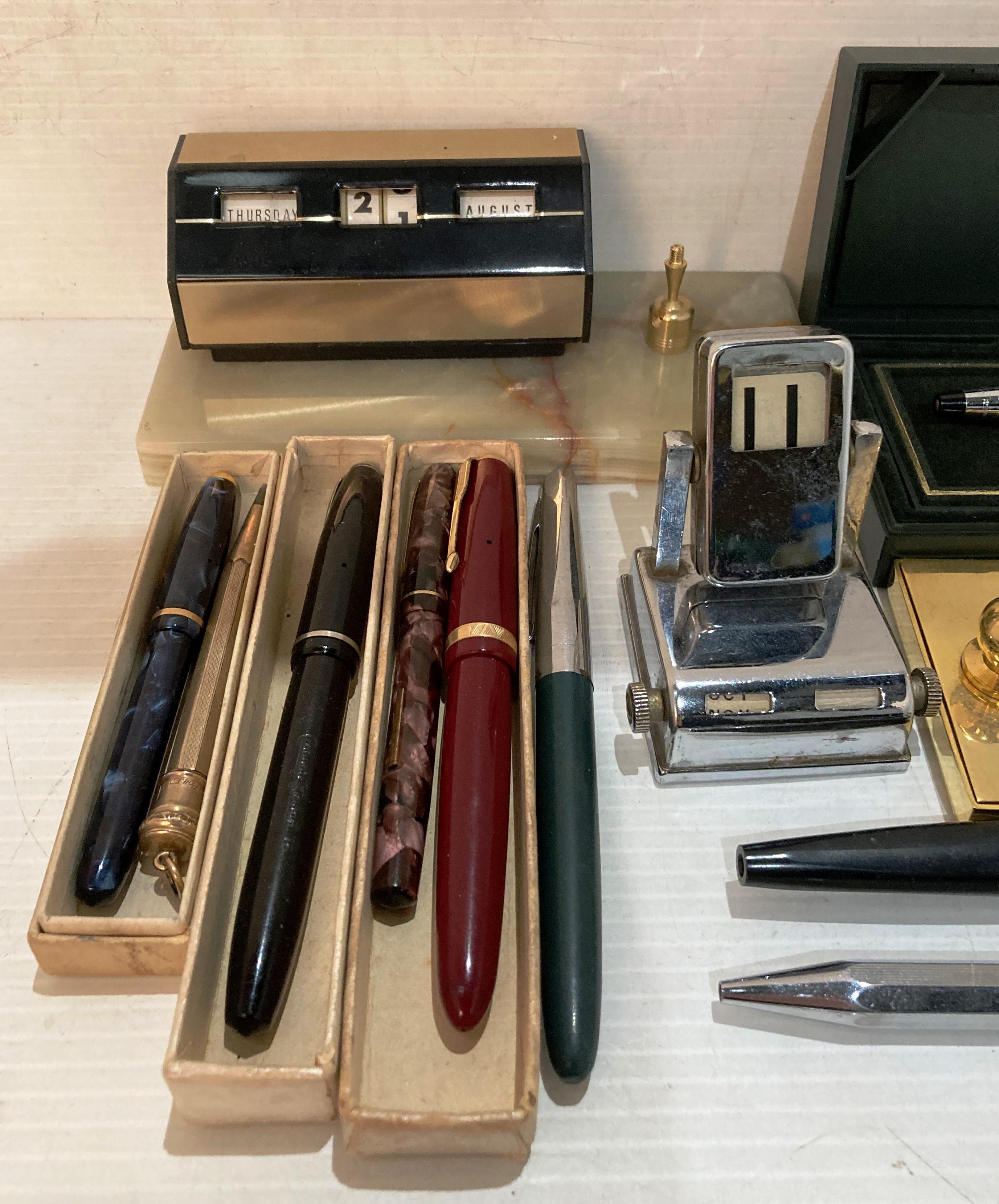 Contents to box - rolled gold propelling pencil, assorted fountain pens, vintage desk-top calendar, - Image 2 of 4