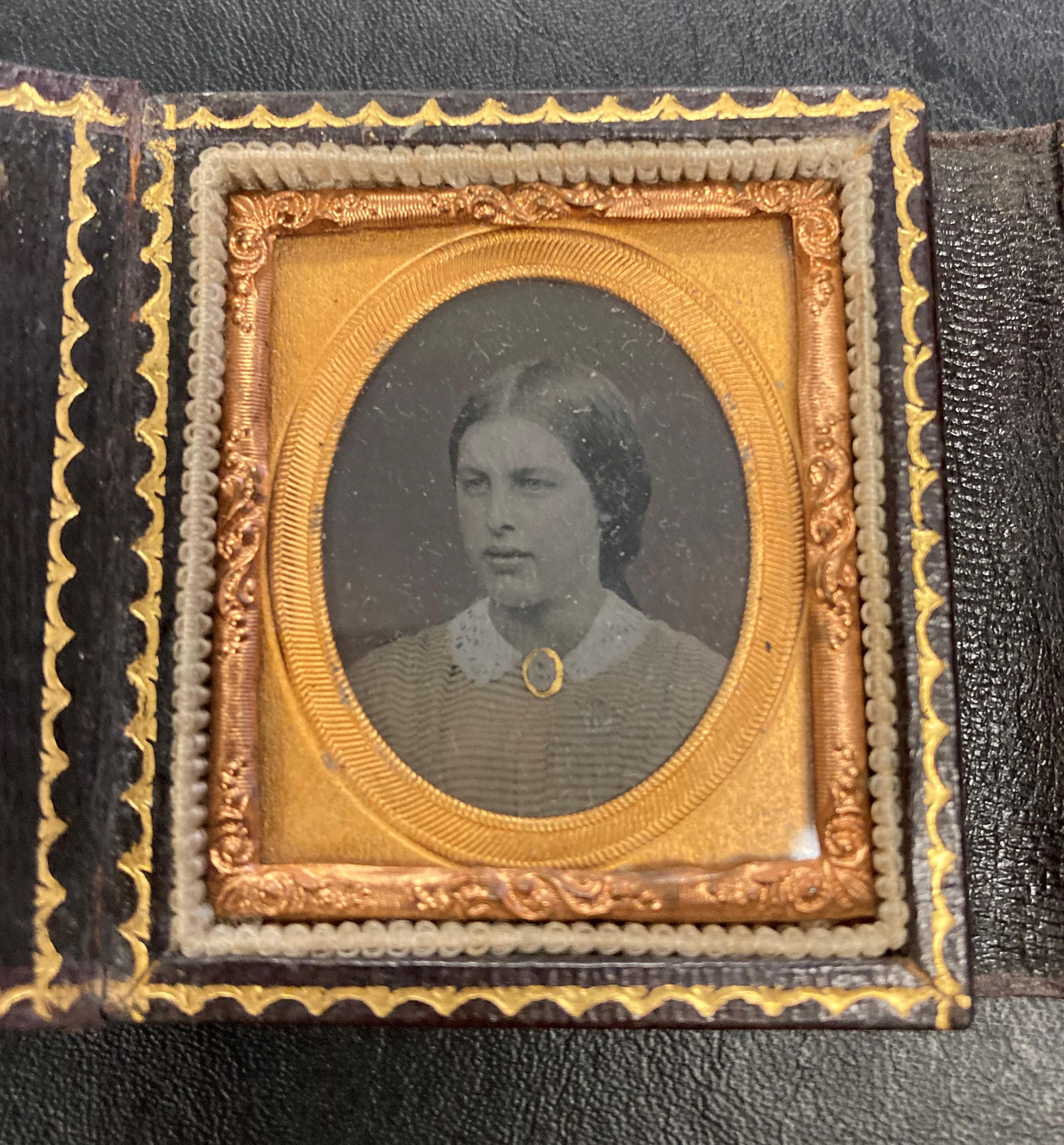 A leather bound fold out Antique Glass Ambrotype photograph in an ornate ormulu frame (dates back - Image 4 of 8