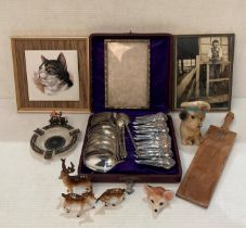 Contents to tin - three china ceramic deers, fox's head, picture framed, a tiled picture of a cat,