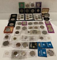 Contents to tub - assorted coins; commemorative crowns, two £2 coins, a 1974 one-dollar,