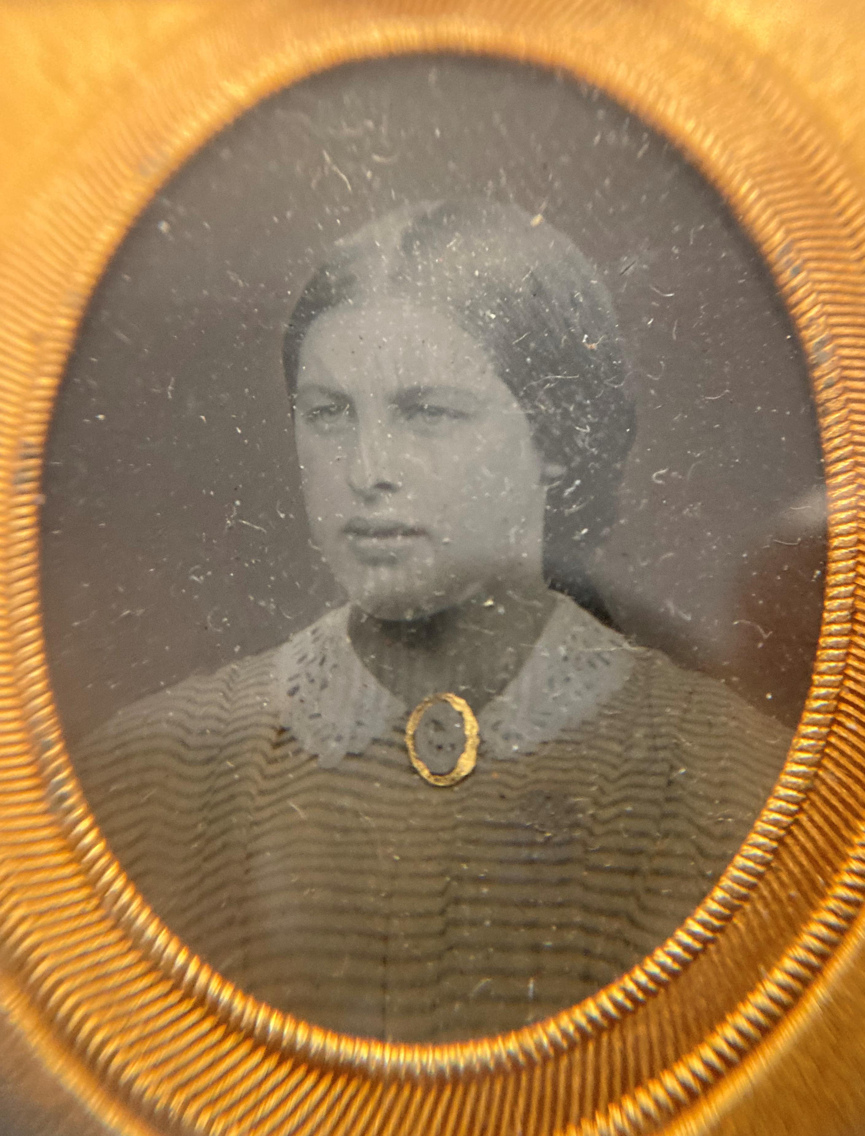 A leather bound fold out Antique Glass Ambrotype photograph in an ornate ormulu frame (dates back - Image 5 of 8