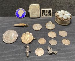 Contents to tub - assorted silver items including eleven silver coins,