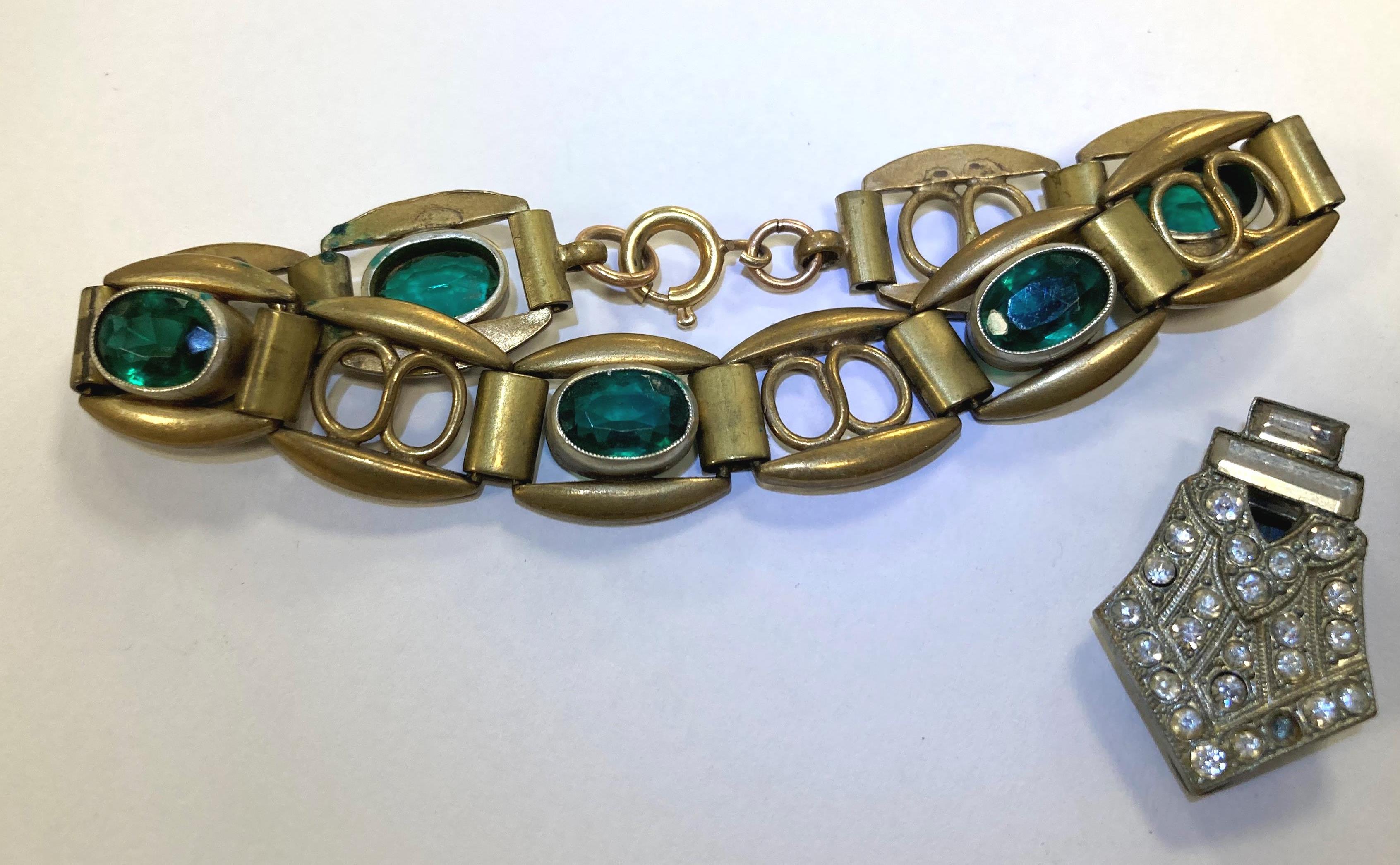 A selection of jewellery mostly from the Art Deco and Arts & Crafts movement. - Image 2 of 13