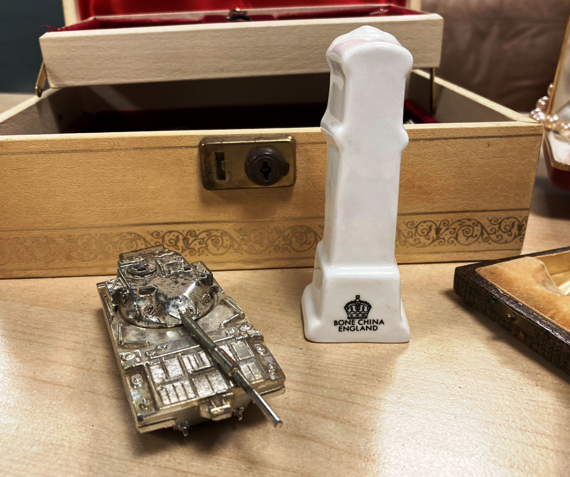 Contents to tray - a cream and gold-tone detailed jewellery box with red velvet lining including - Image 6 of 13