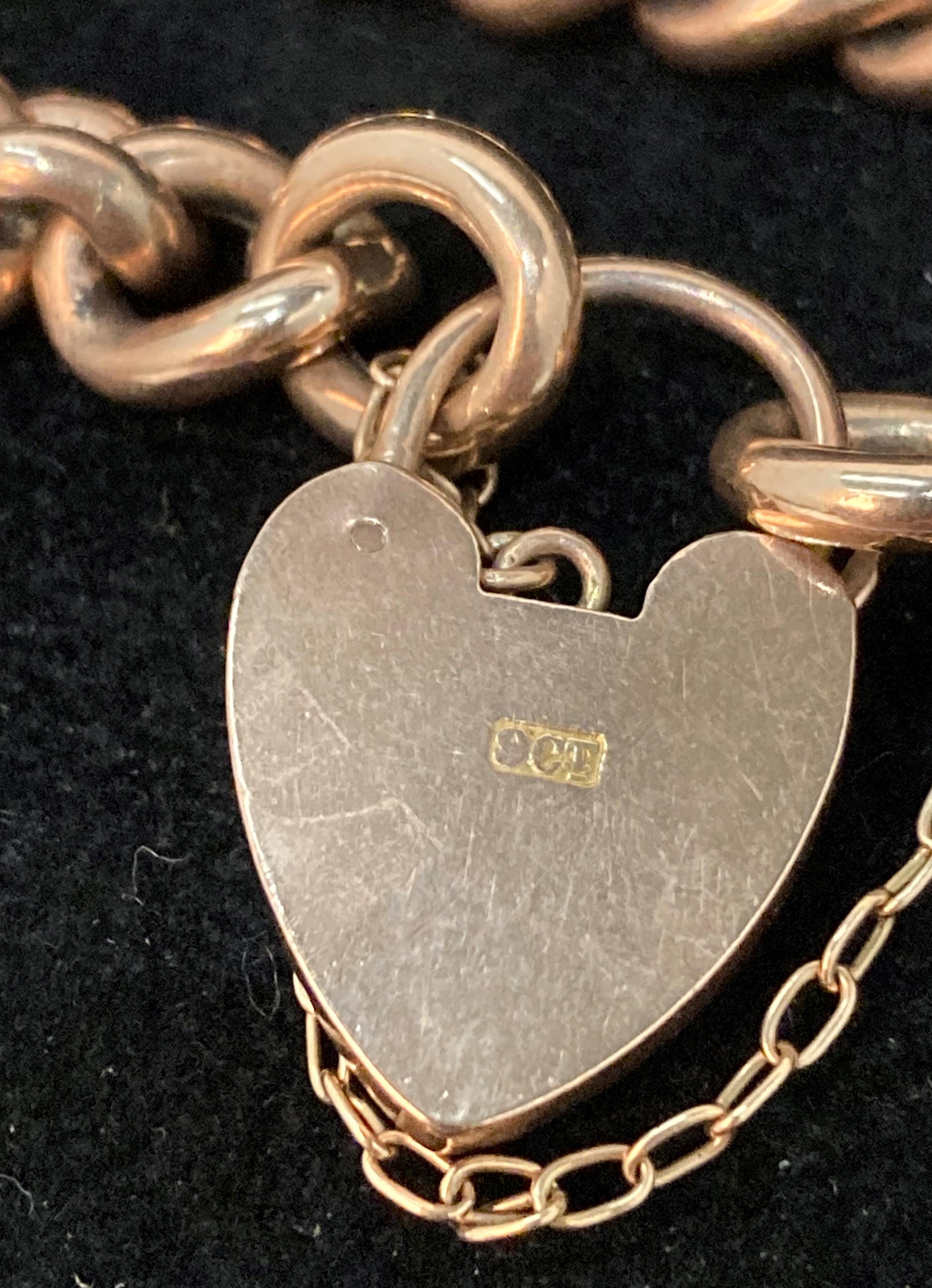 9ct gold hollow-link bracelet with heart-shaped padlock clasp. Weight - 17. - Image 3 of 3