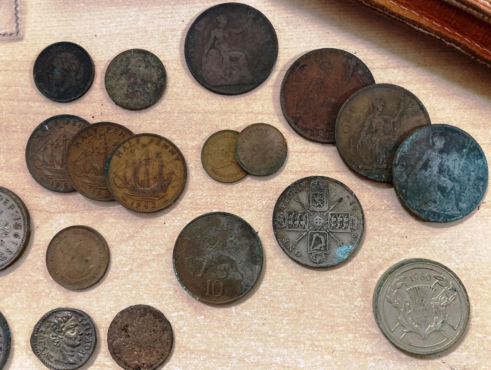 Contents to leather purse depicting a camel and palm tree-filled scene - a selection of coins and - Image 4 of 6