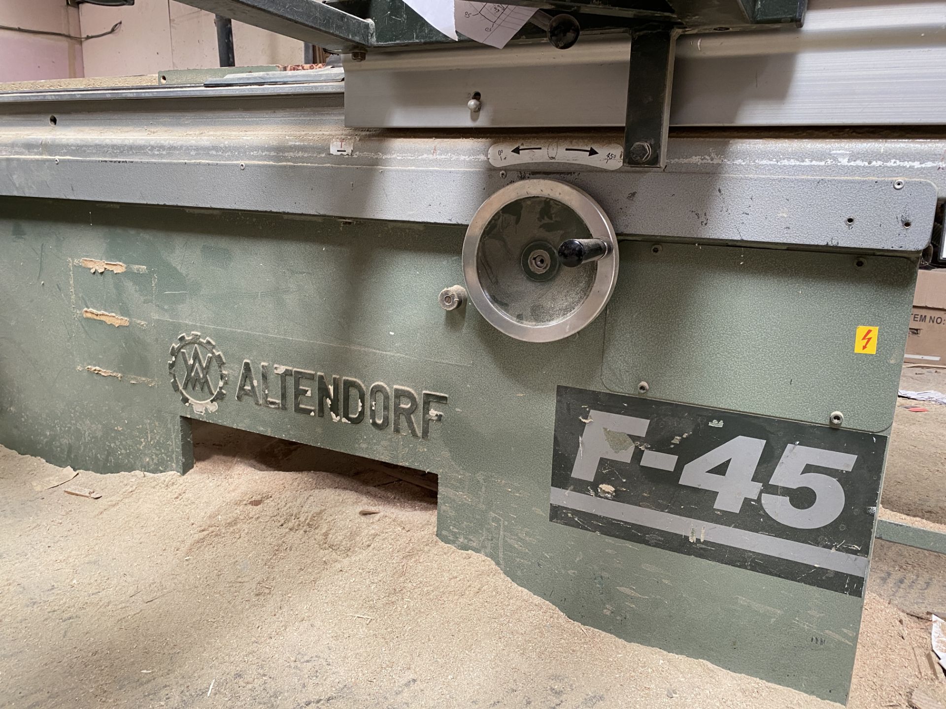 Altendorf F-45 Panel Saw. Bed dimensions 2.4m x 2.4m Machine no. 90-8-239 (YOM 1990). - Image 5 of 10