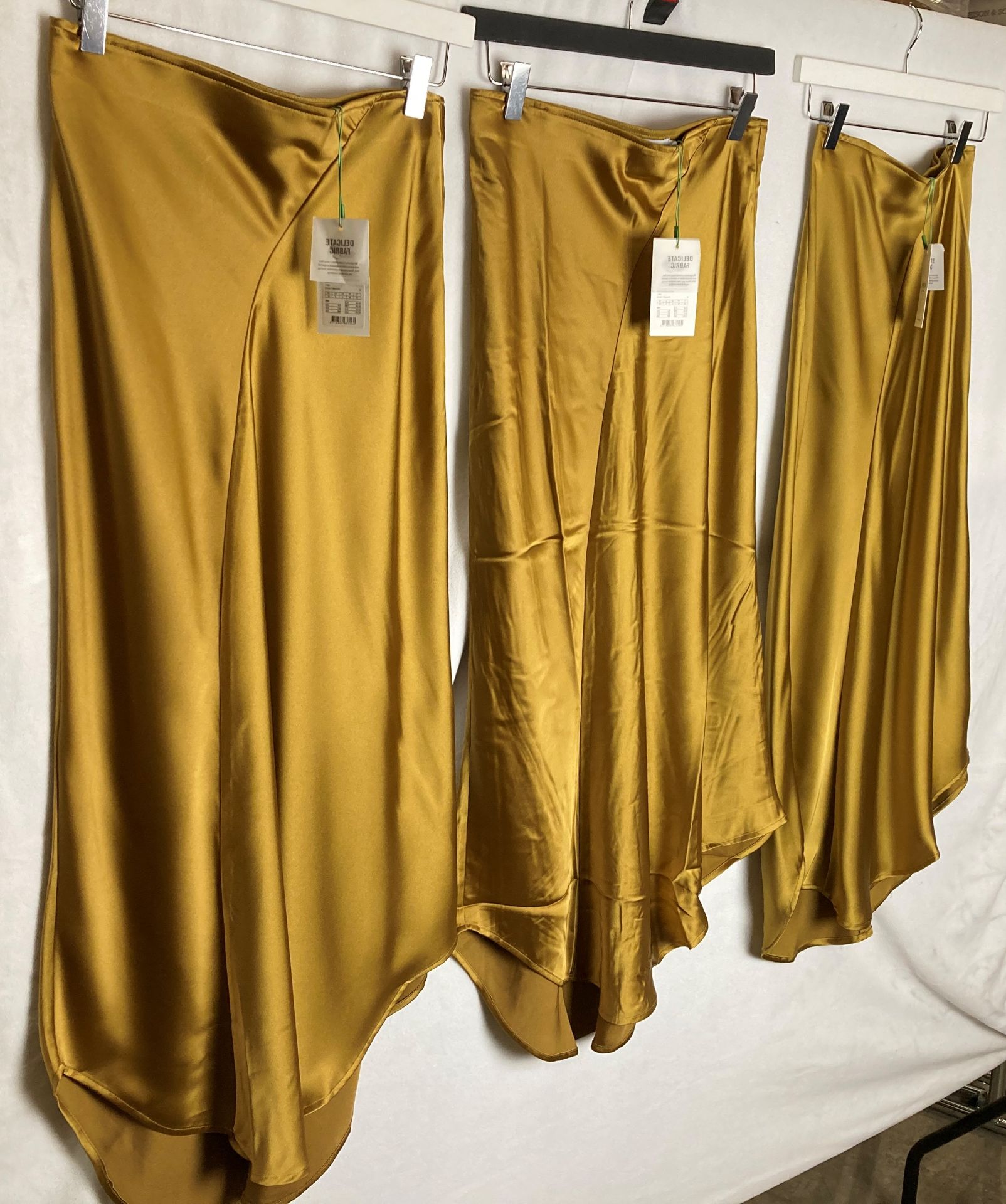 3 x MSCH ladies skirts in gold sizes XS and S UK 6 and 8 - RRP: £54.