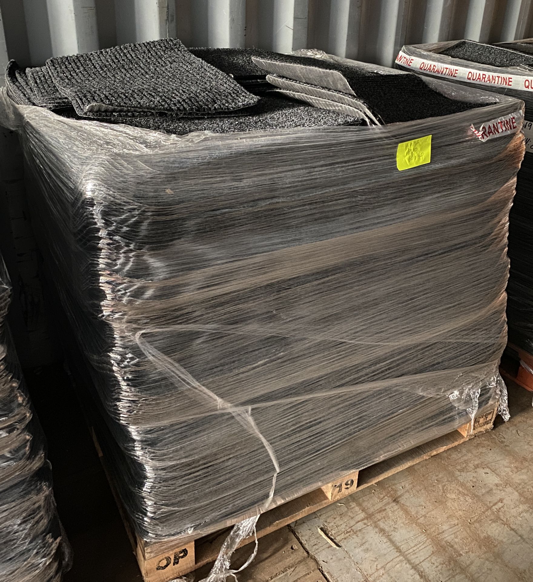 Approximately 800 x Indoor Ribbed Scraper Mats - 40cm x 60cm - Contents to pallet. Cont. - Image 2 of 4