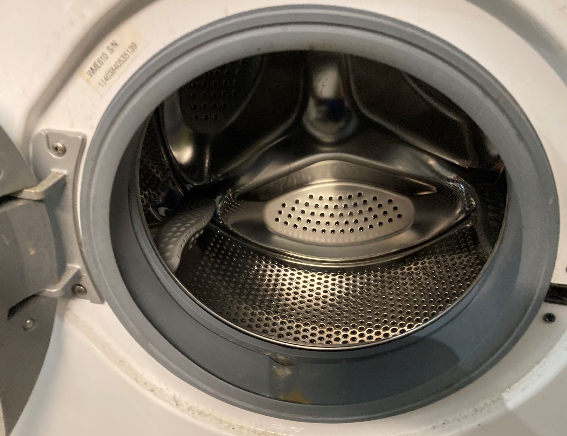 Amica 6kg 1000 RPM automatic washing machine model WME611(saleroom location PO) - Image 2 of 2