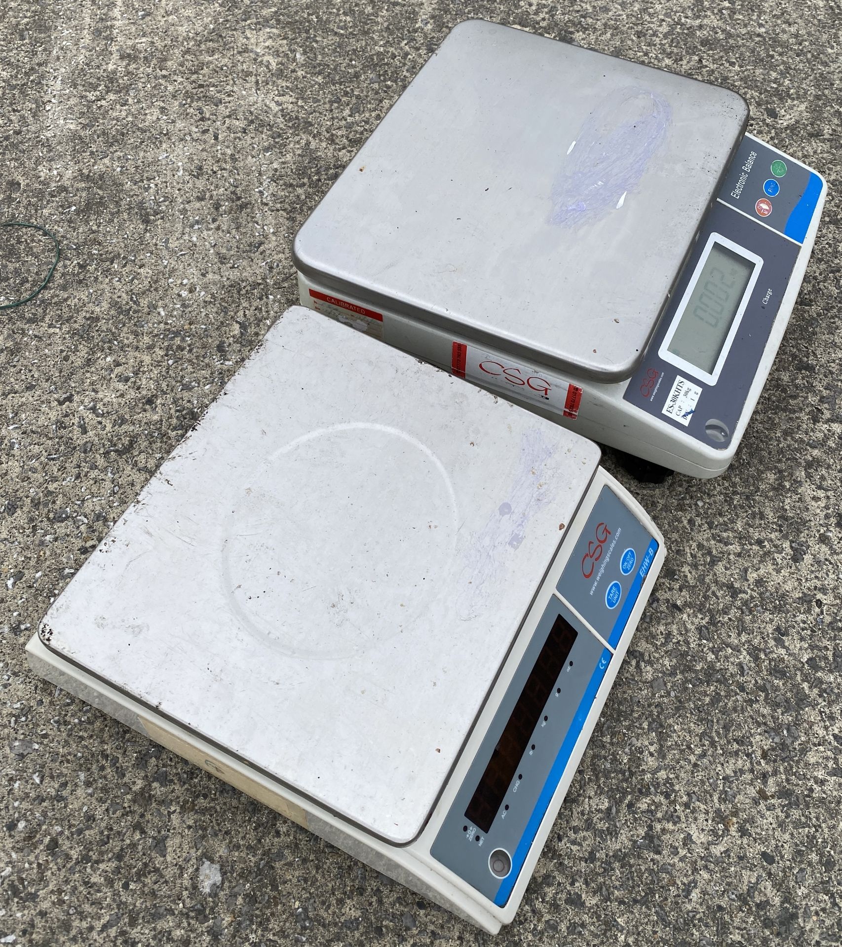 A CDG ES-30KHTS weighing scale and a CSG EHW-B weighing scale (Saleroom location: C3) - Image 3 of 3
