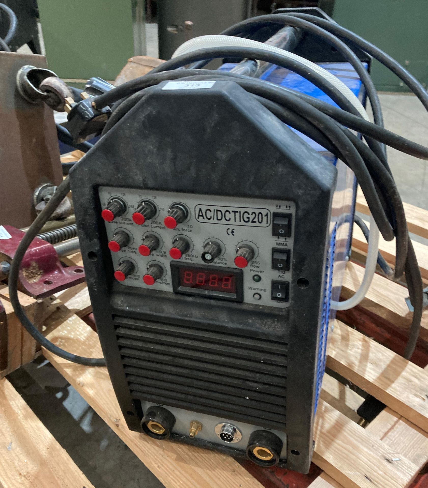 R Tech TIG201 Tig welder complete with manual 240v (no test - illegal plug cut off) (saleroom