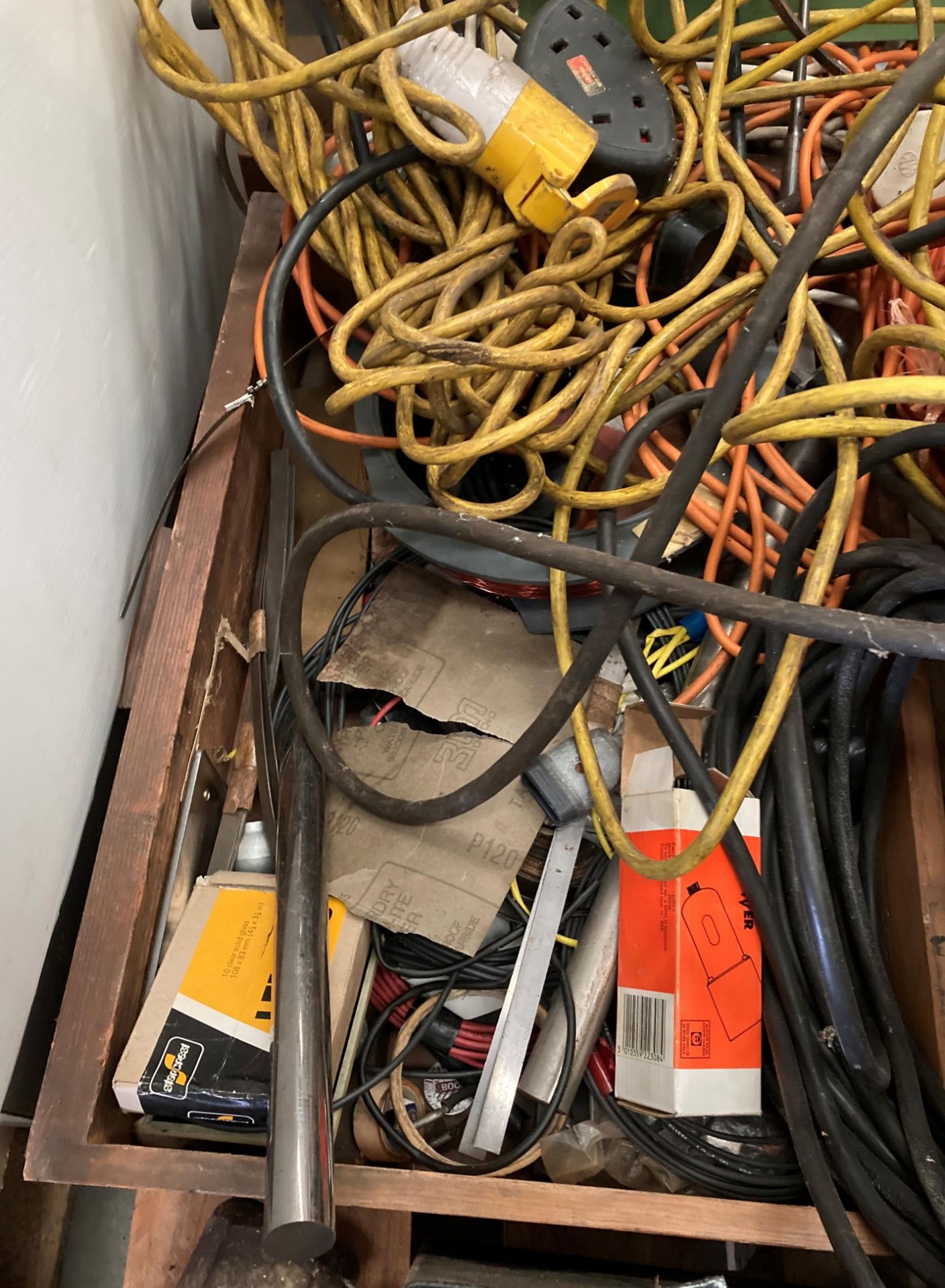Contents to pallet - assorted hand tools, cables, steel bars, socket cap screws, - Image 2 of 4