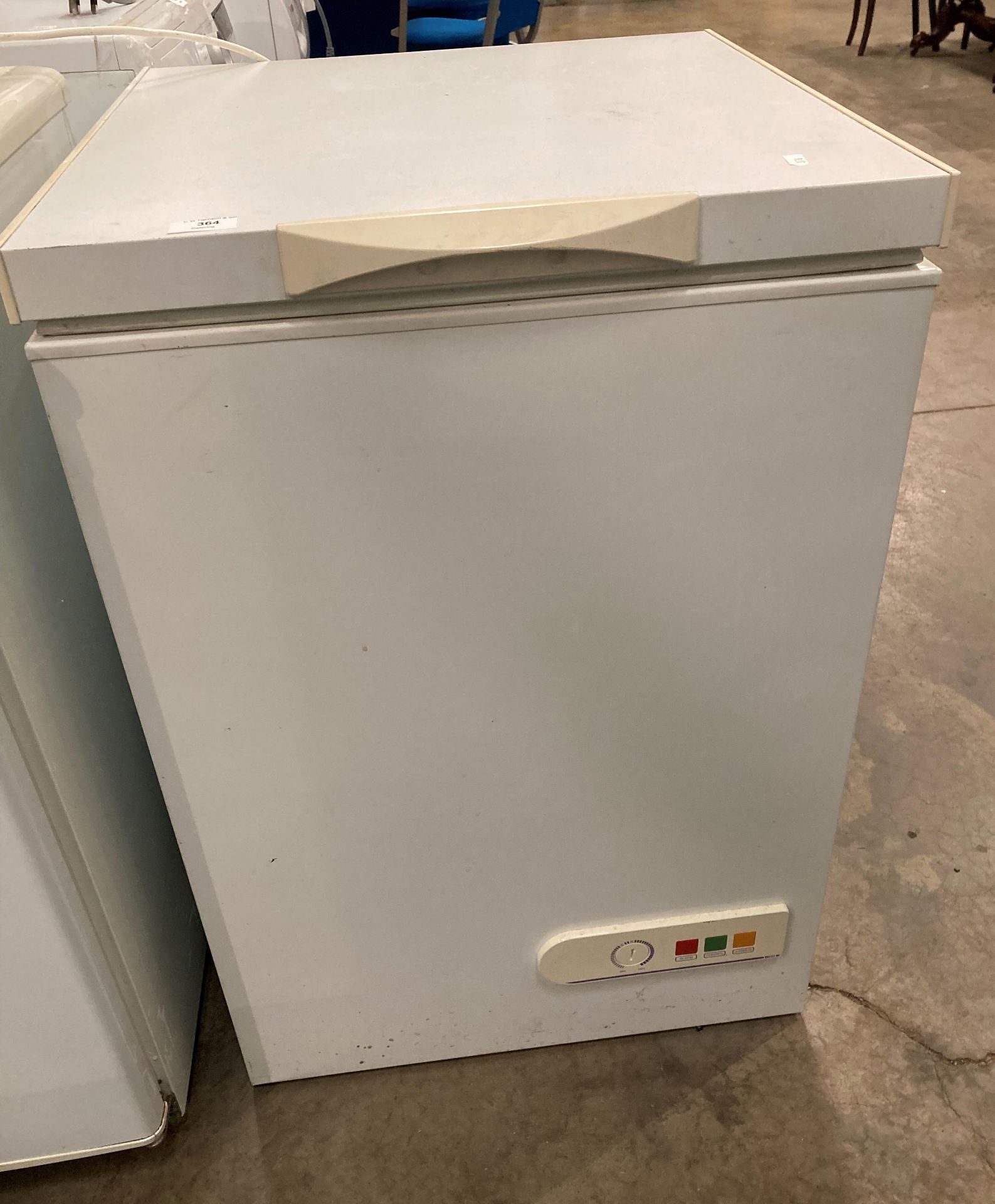 Skandiluxe CF135 lift top chest freezer (saleroom location: KITCHEN)