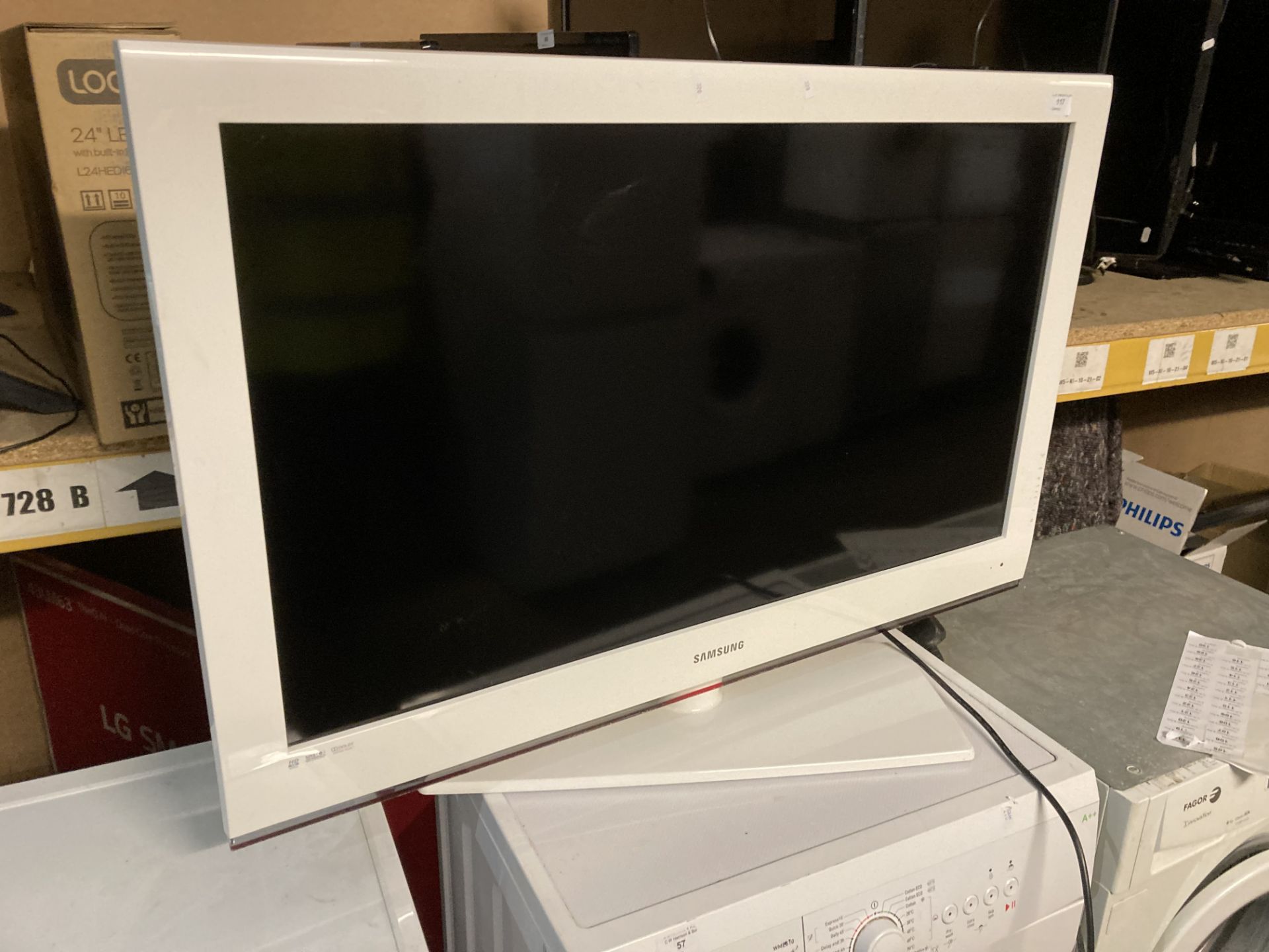 Samsung LE40B541P7W 40" hd tv in white (no remote) (Saleroom location: PO) - Image 2 of 2
