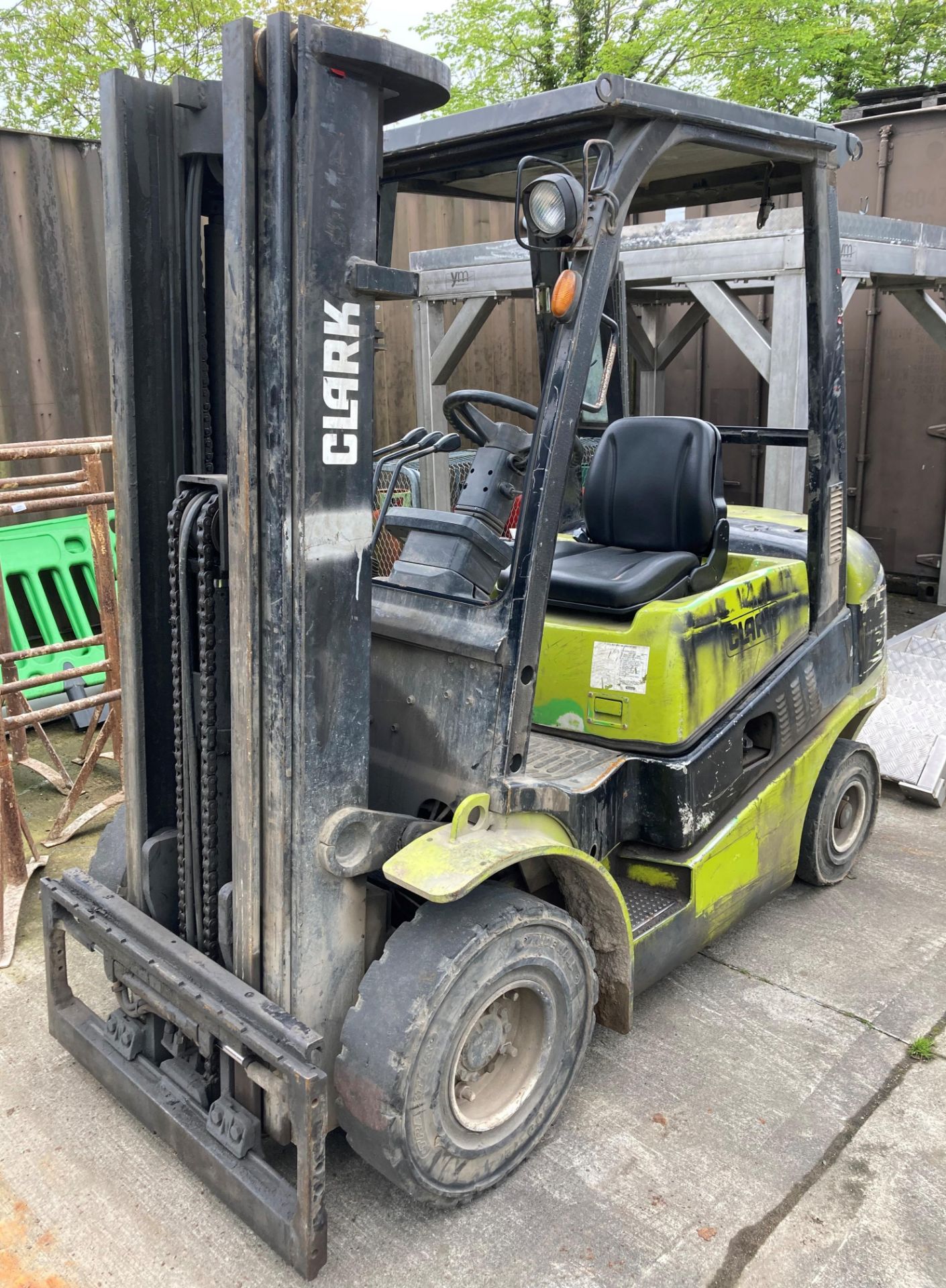 CLARK C25D 2.5 TONNE DIESEL FORKLIFT TRUCK - Green. Serial no: P232d-0287-9677K. - Image 5 of 5