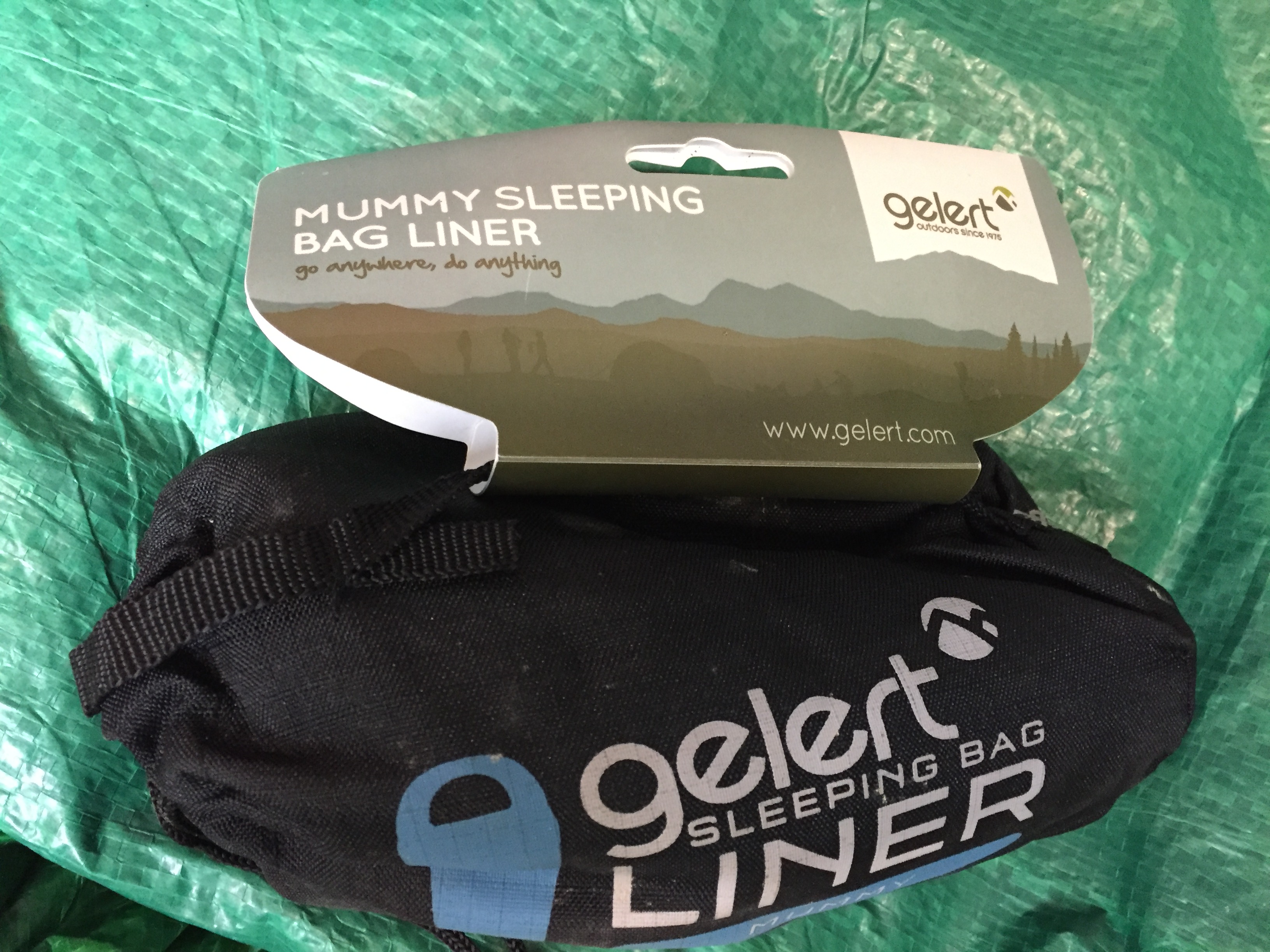 Box containing four items - Gelert Freedom 300 DL sleeping bag with mummy sleeping bag liner and - Image 3 of 3