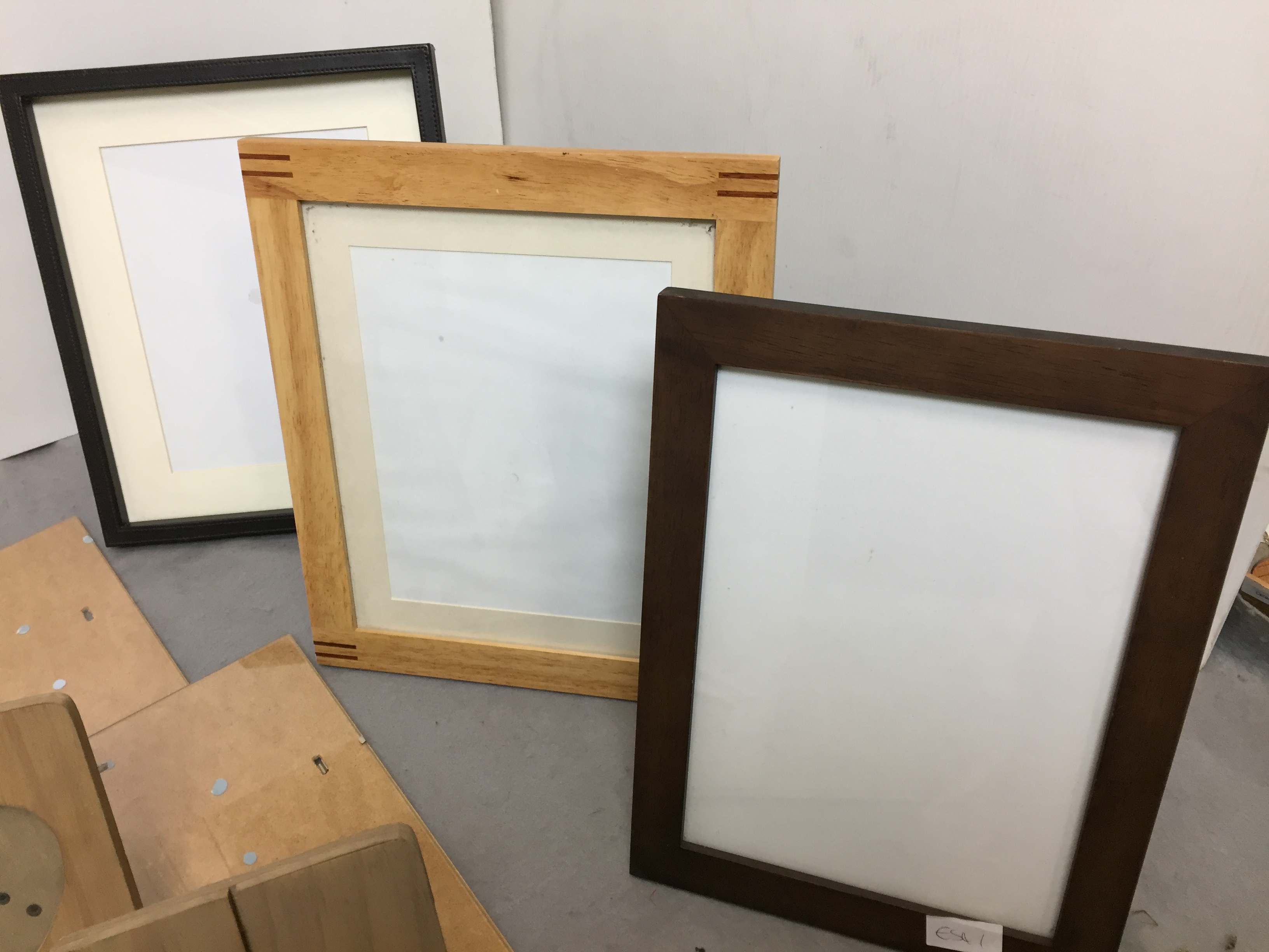 Seven picture frames including two poster mounts 70 x 50cm and five photo frames from 20 x 15 to 17 - Image 2 of 4