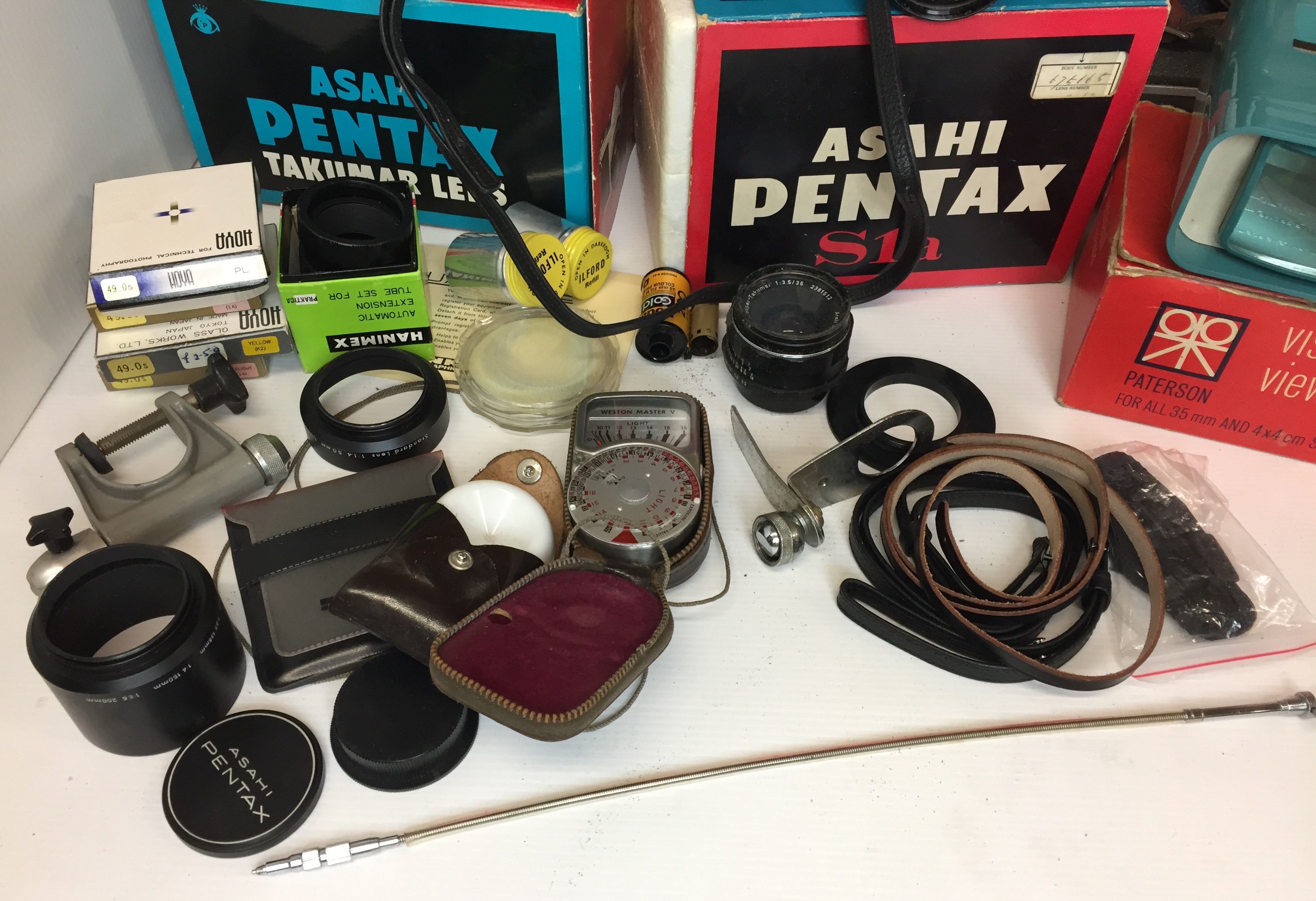 Twenty pieces of photographic equipment including Pentax S1a camera fitted with Asahi 1:2/5 5 lens - Image 5 of 6